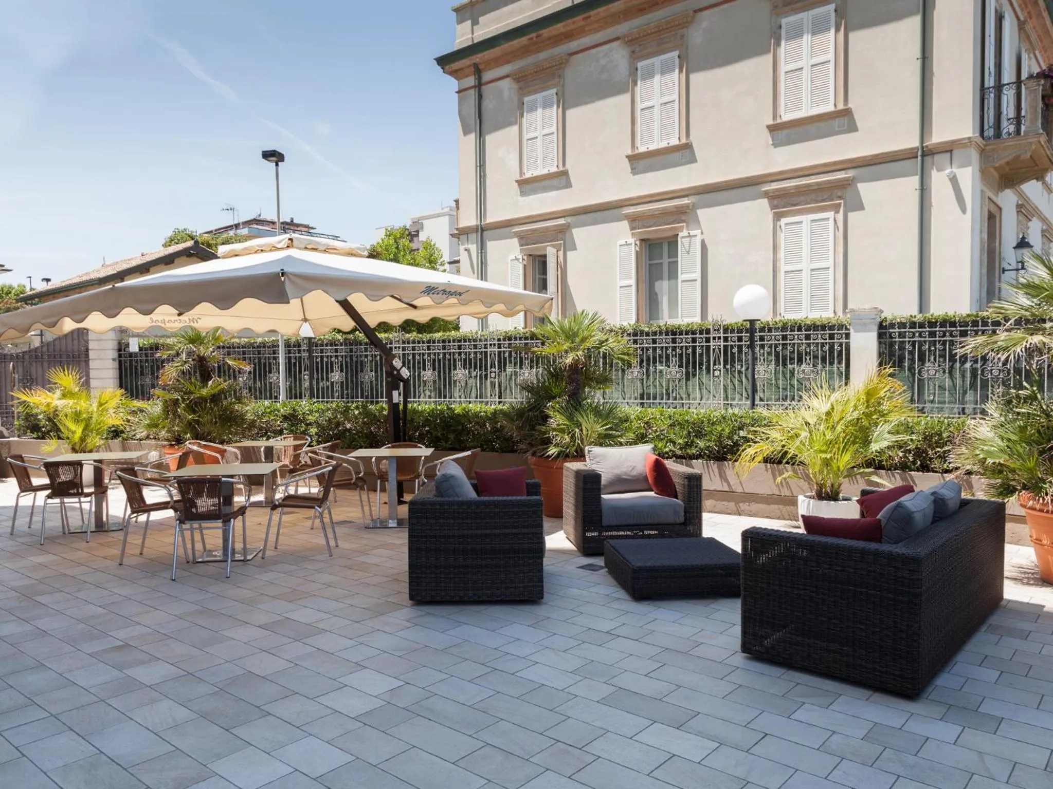 Patio in Hotel Metropol