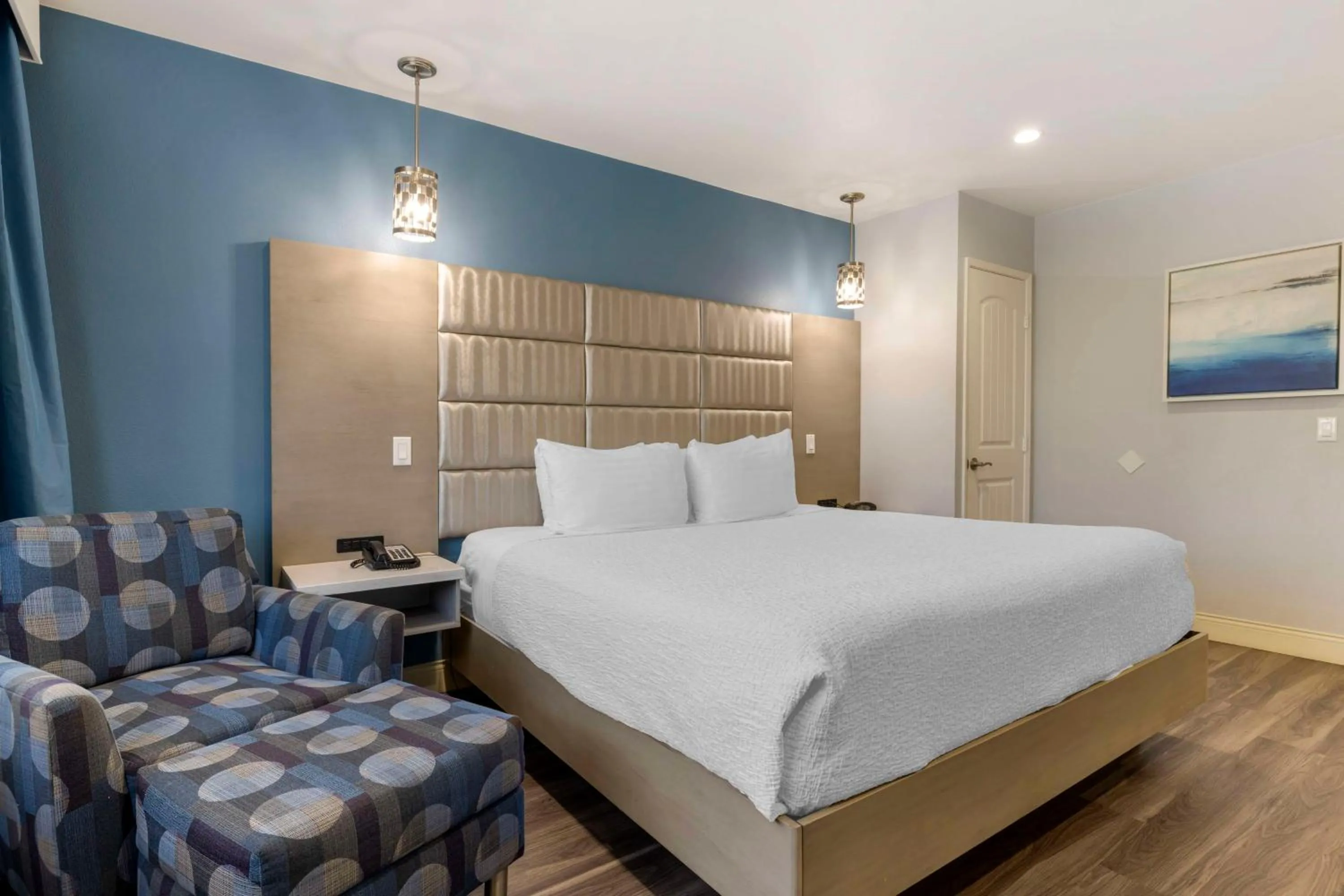 Bedroom, Bed in Best Western Orange Plaza