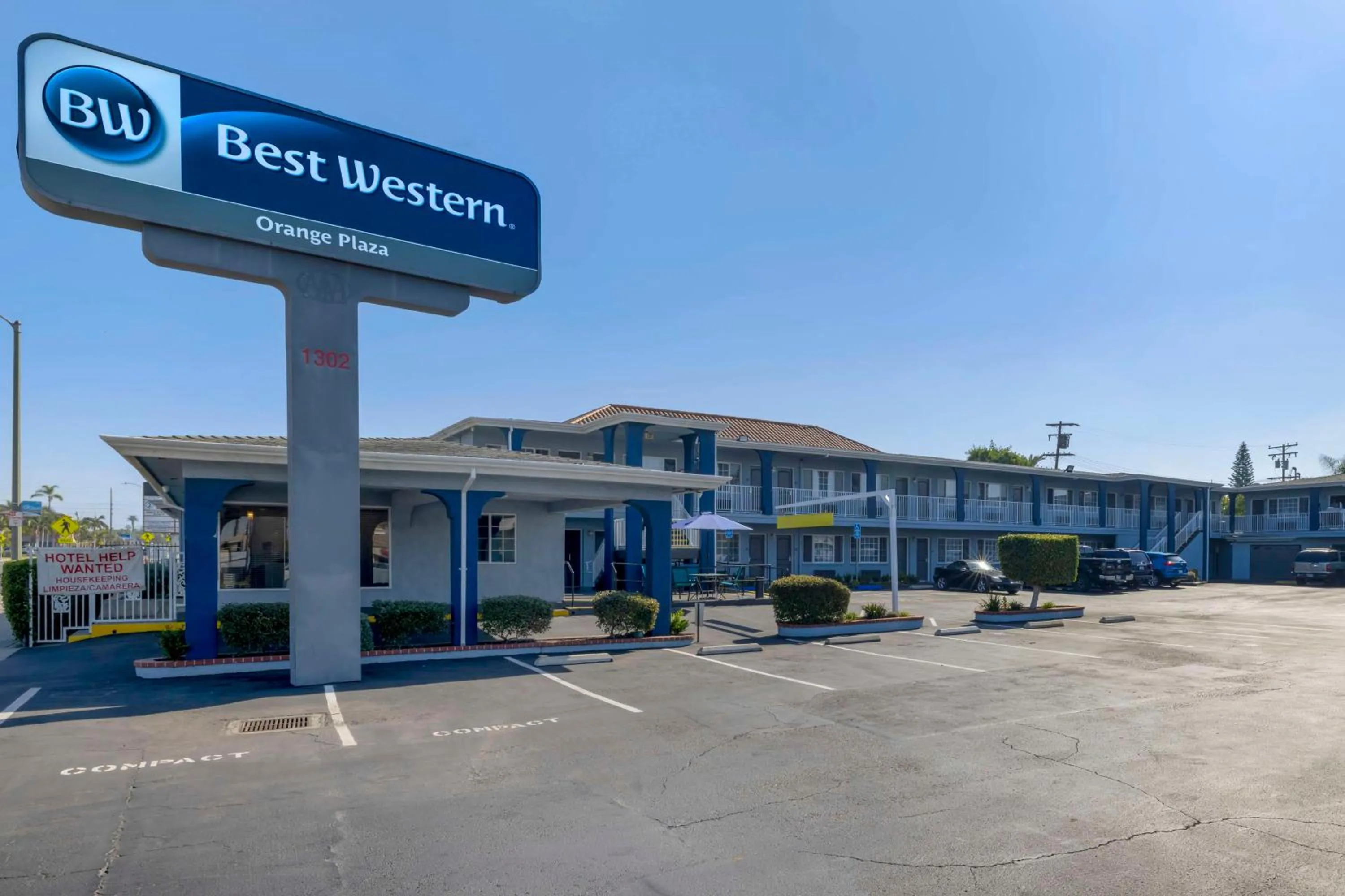 Property building in Best Western Orange Plaza