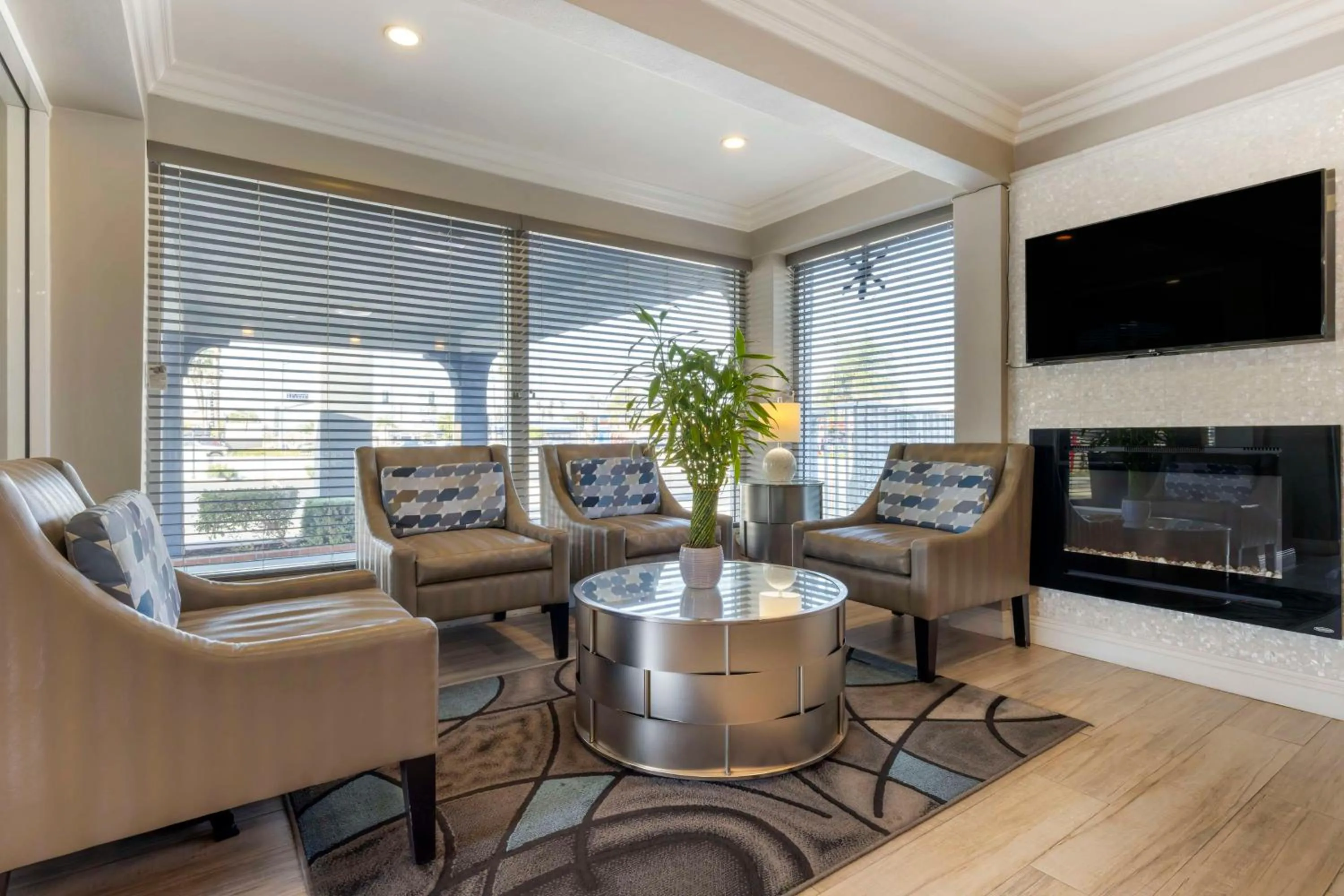 Lobby or reception in Best Western Orange Plaza