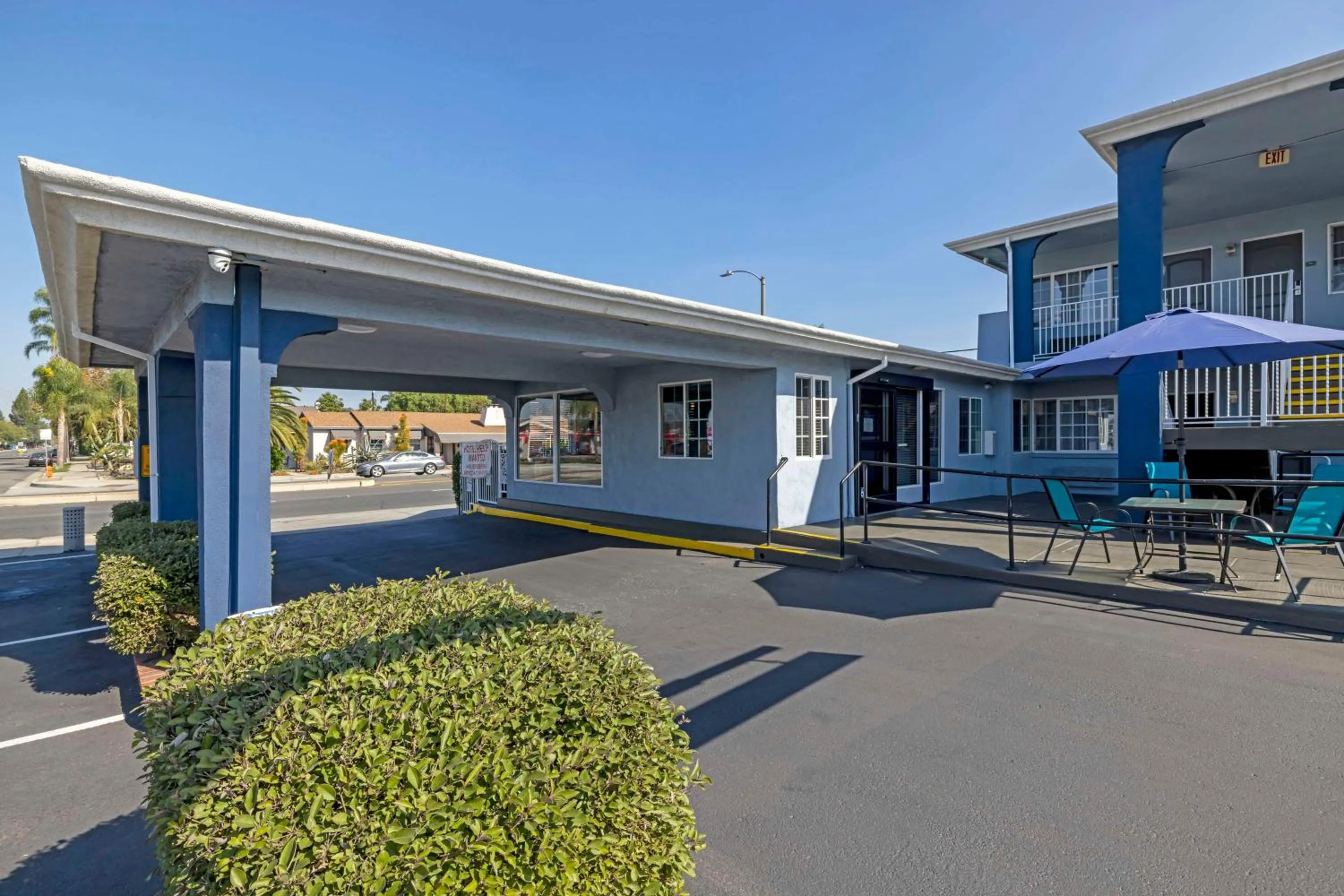 Property building in Best Western Orange Plaza