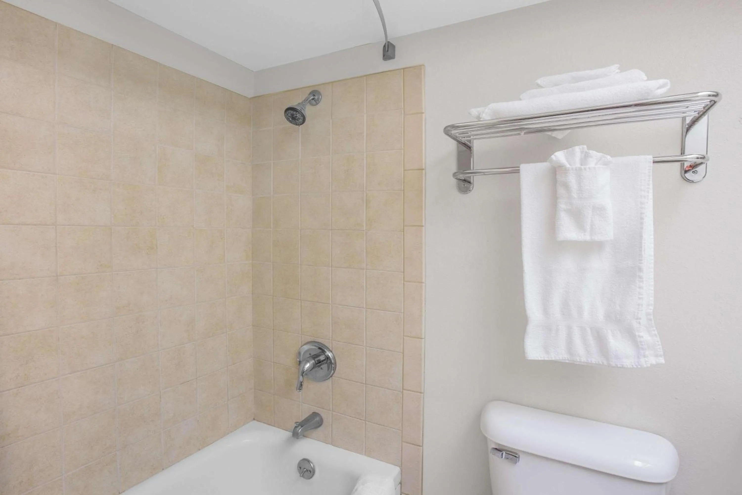 Photo of the whole room, Bathroom in Knights Inn Pico Rivera