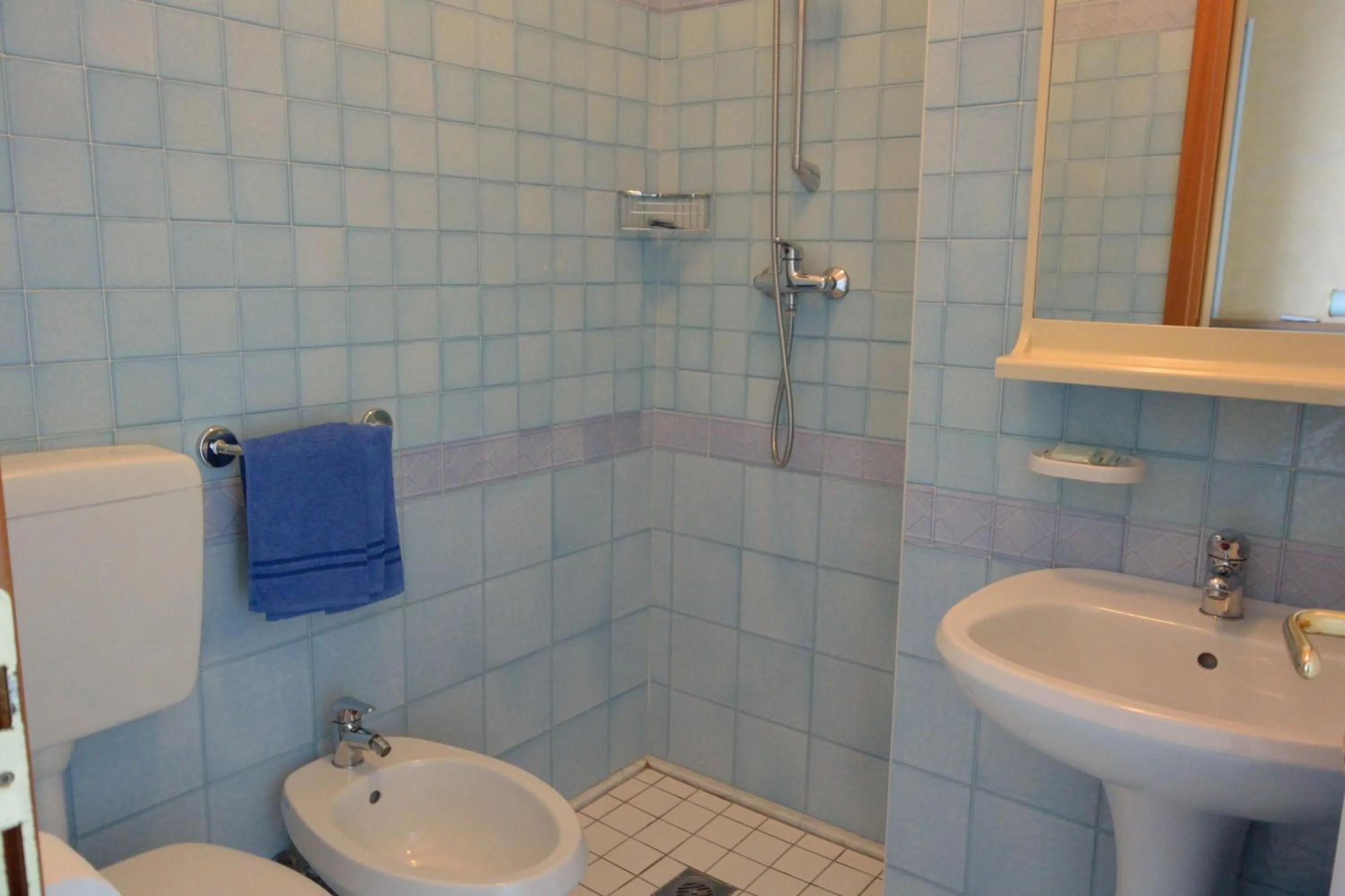 Bathroom in Hotel Paris