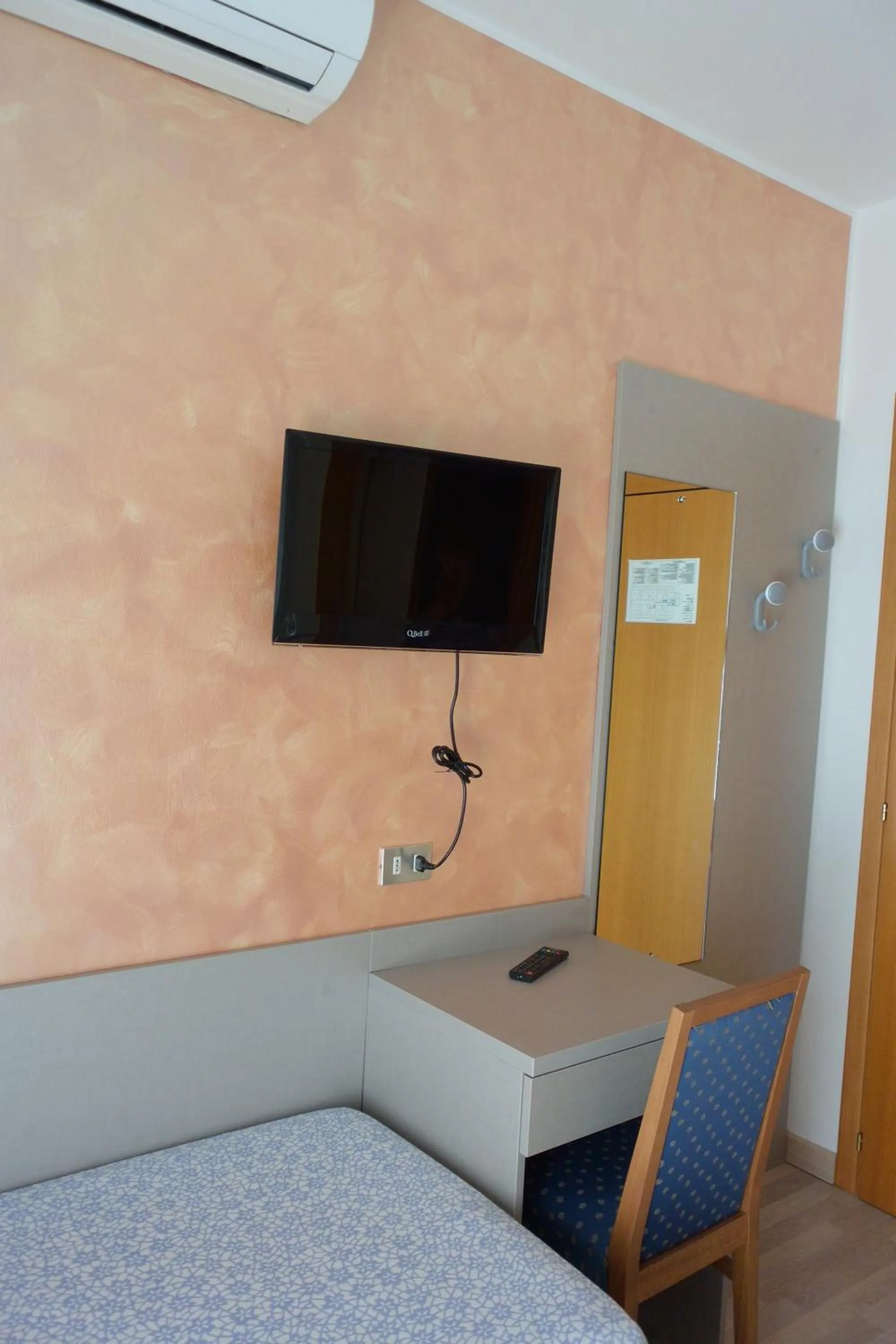 Bedroom, Bed in Hotel Paris