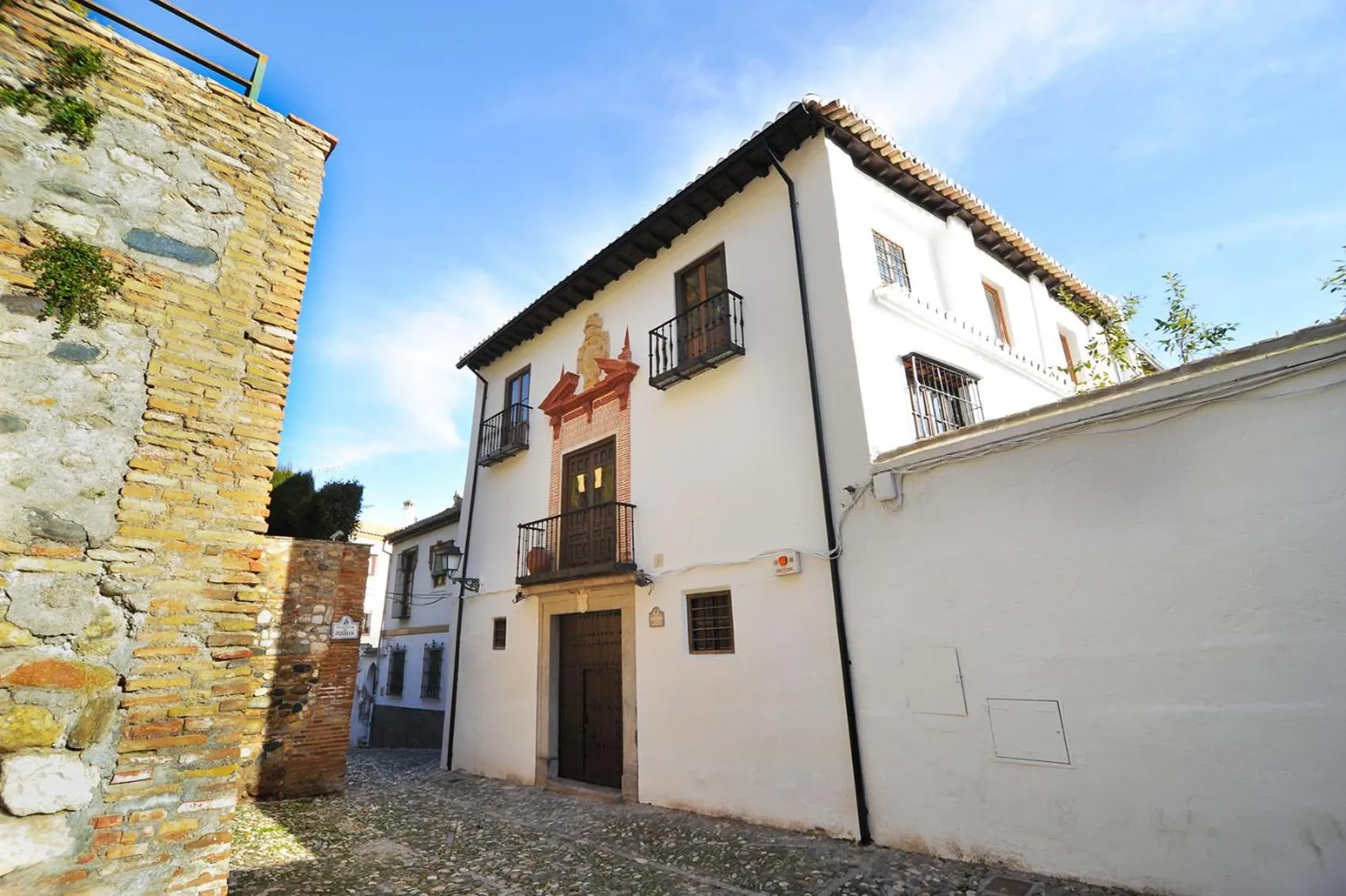 Facade/entrance in Mirador del Jazmín