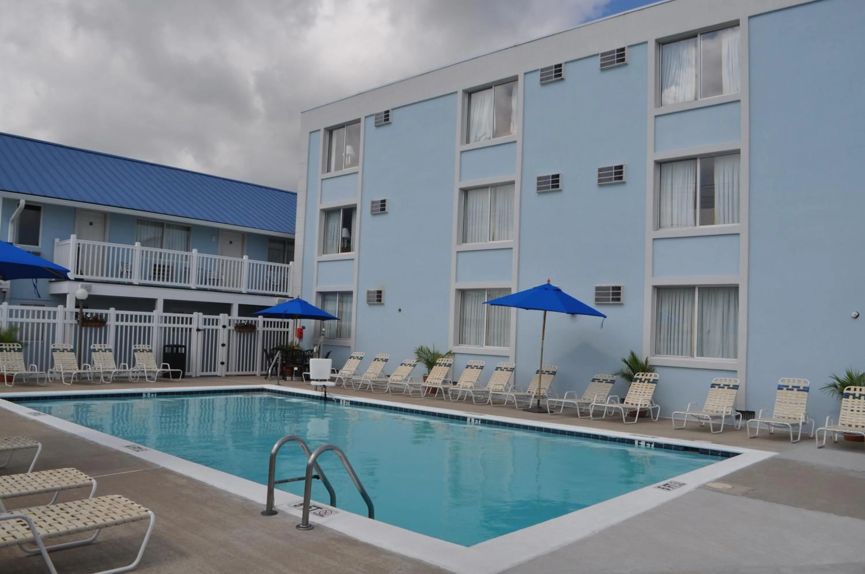 Swimming pool in Coastal Inn - Ocean City