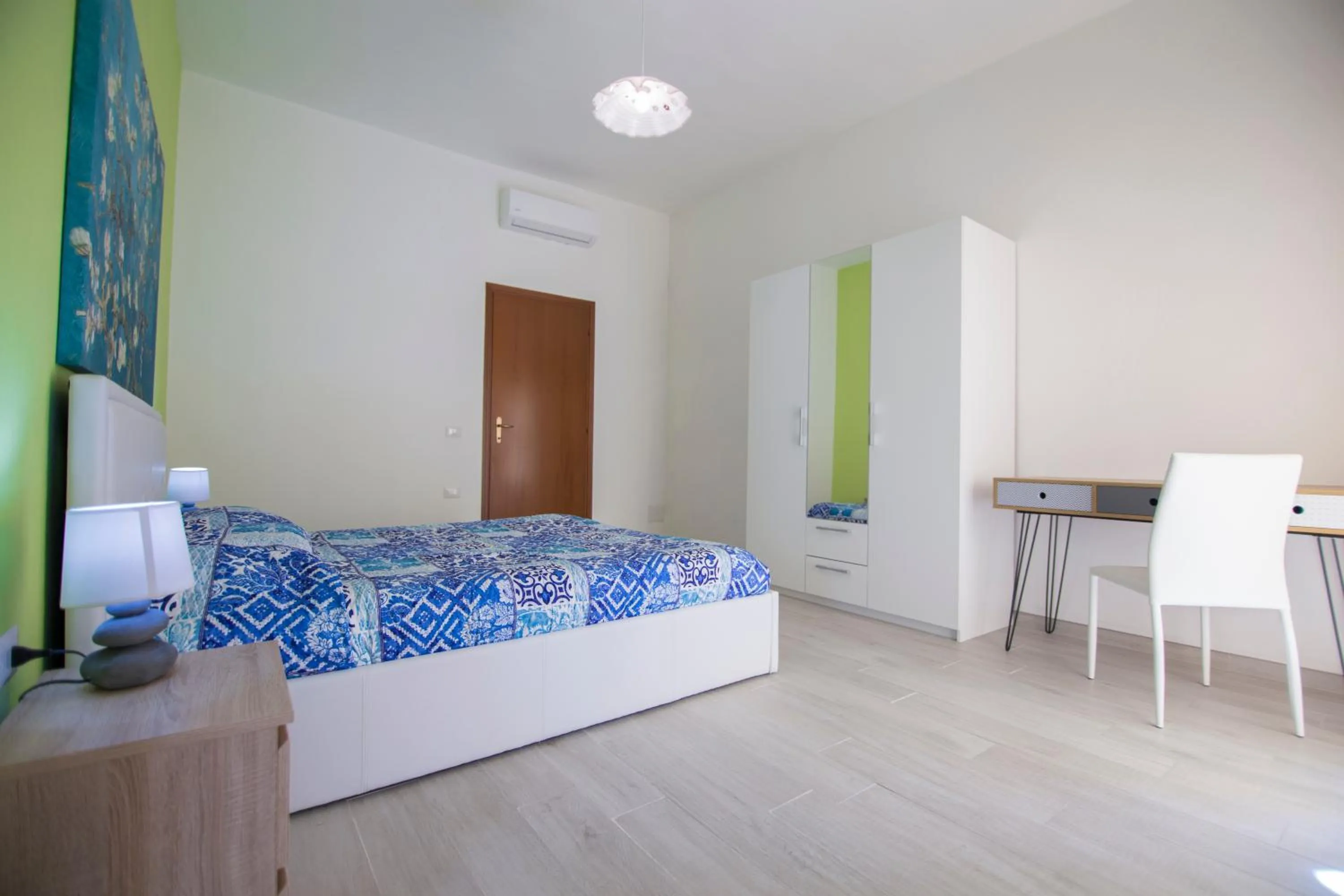 Photo of the whole room, Bed in Sandalia B&B