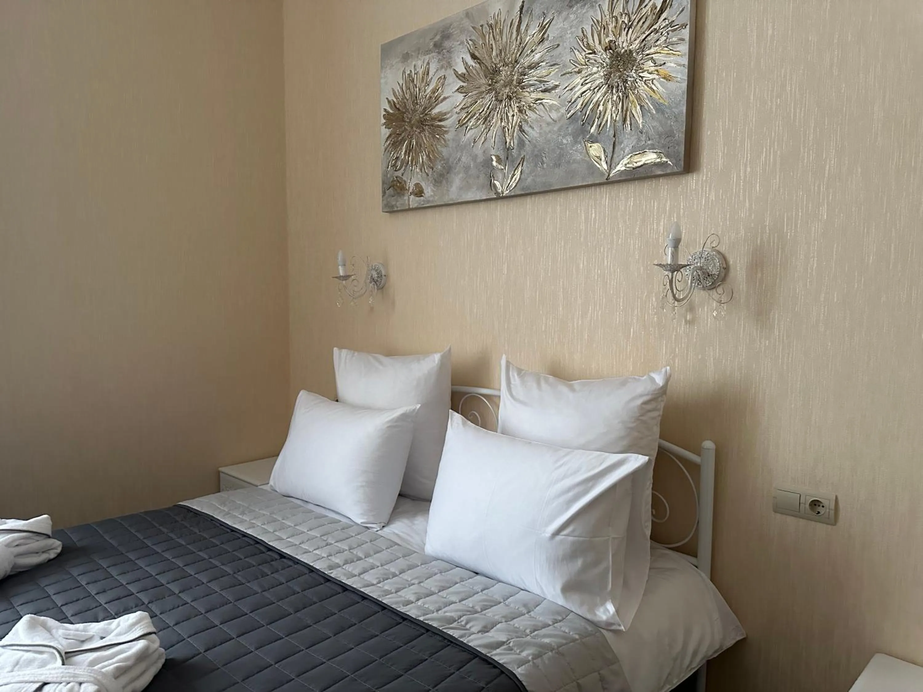 Bedroom, Bed in Centralnyi hotel