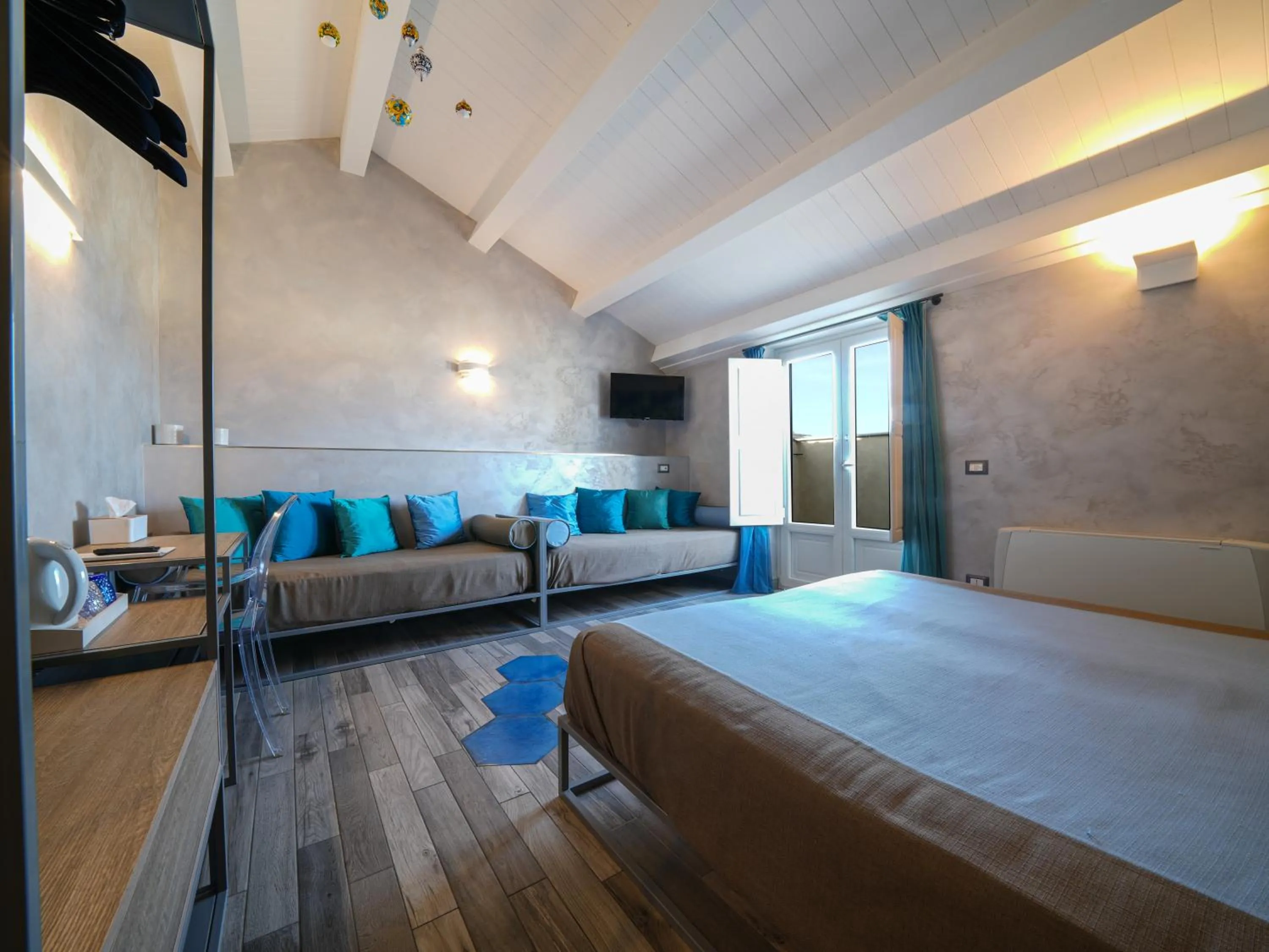 Quadruple Room with Garden View in Villa Adua