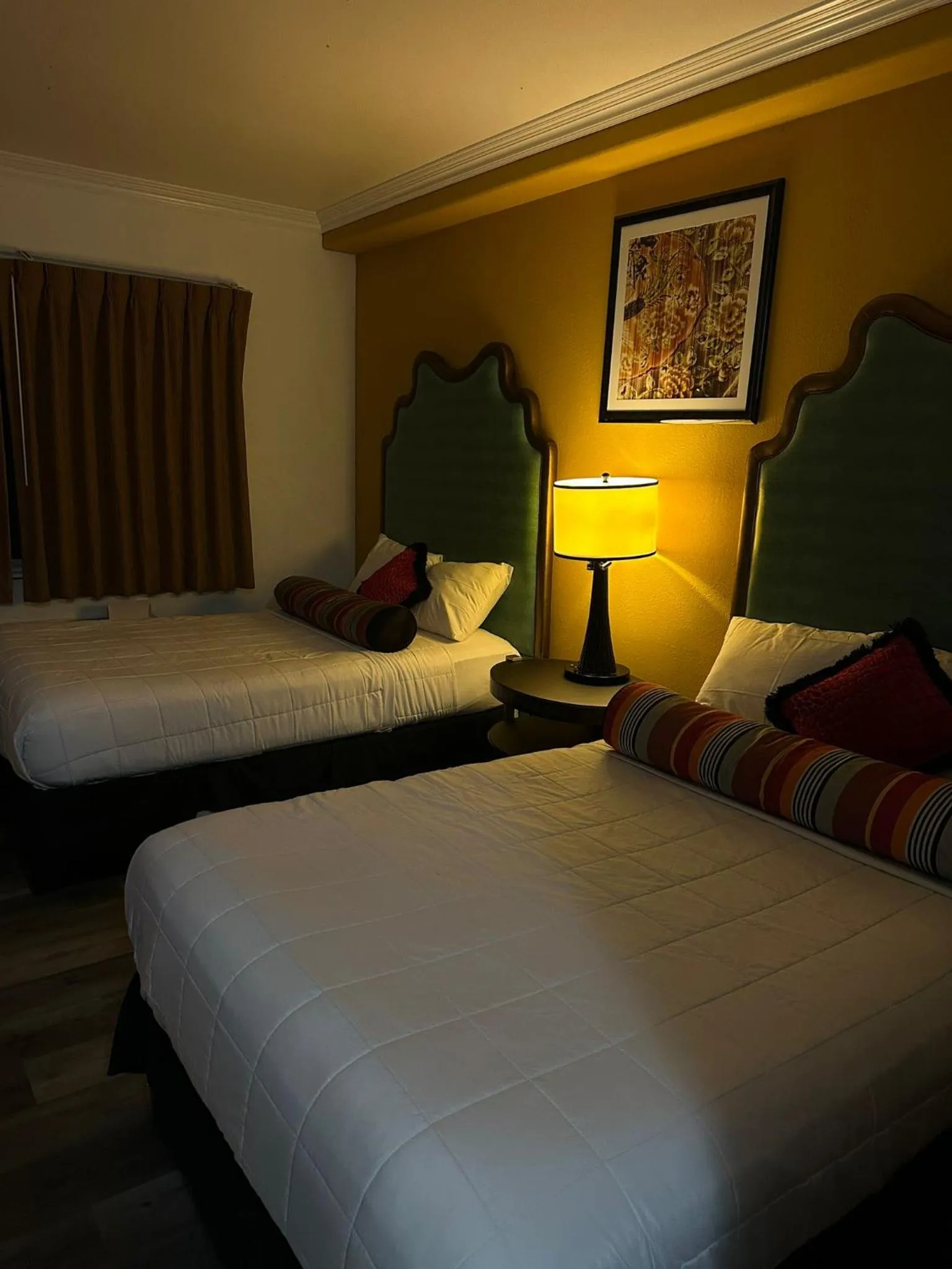 Bed in Howard Johnson by Wyndham Bakersfield