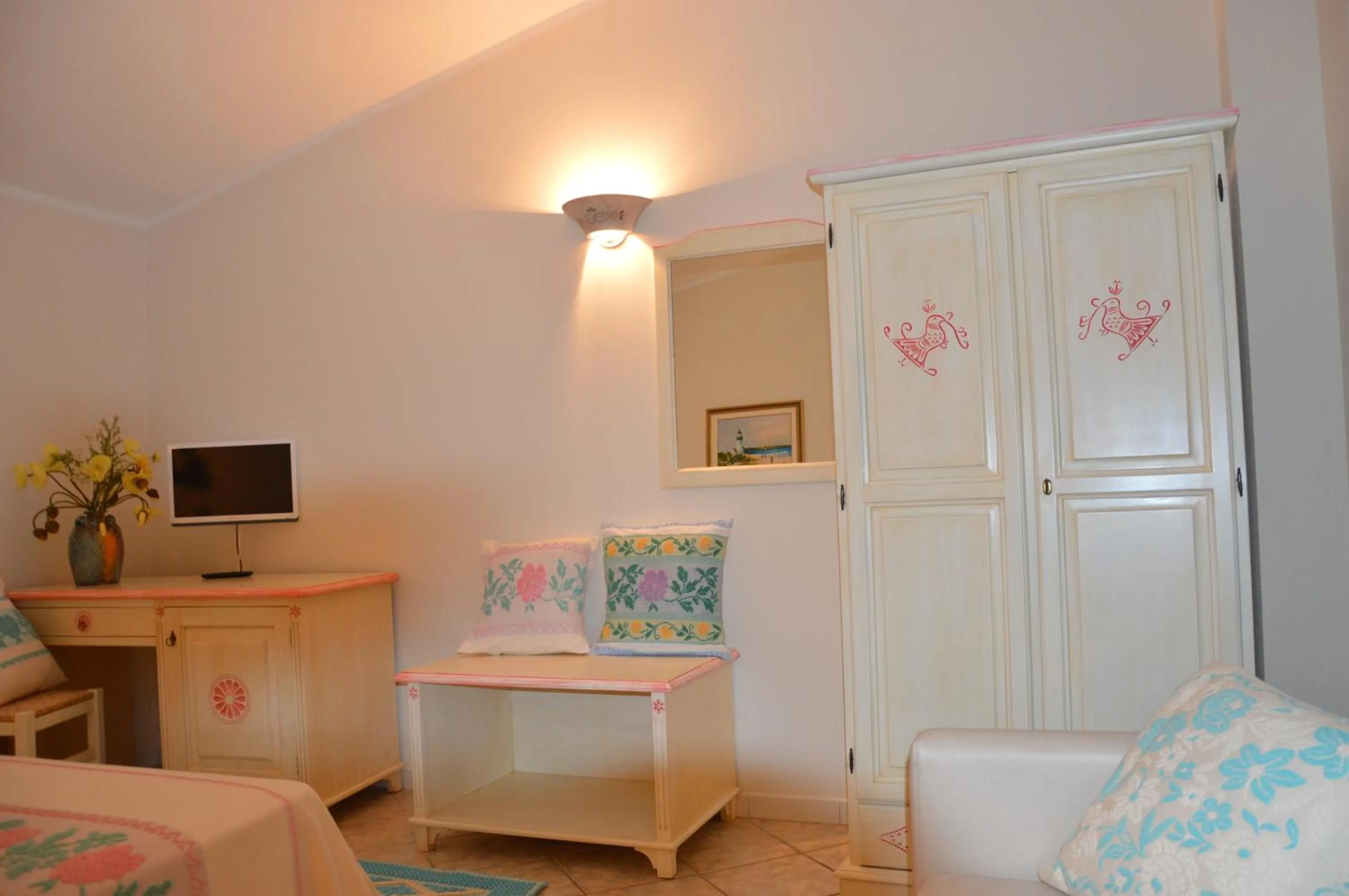 TV and multimedia, Bed in Hotel La Palma