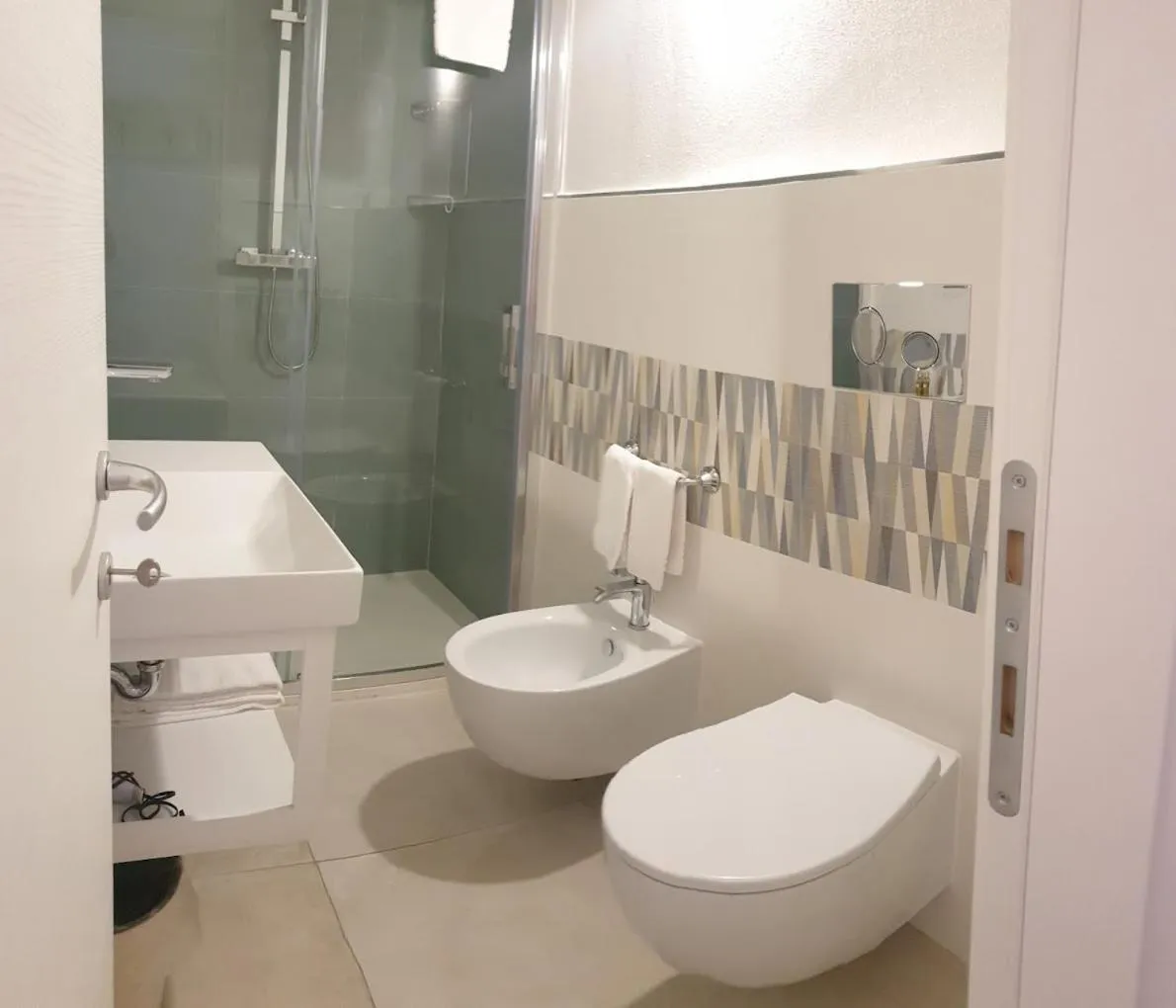 Shower in Hotel La Palma