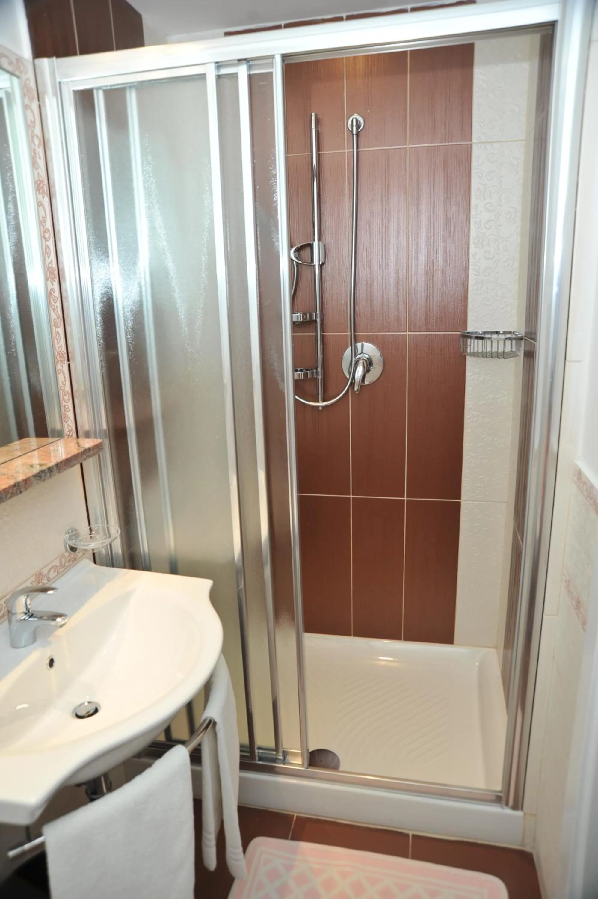 Bathroom in Hotel Marilena