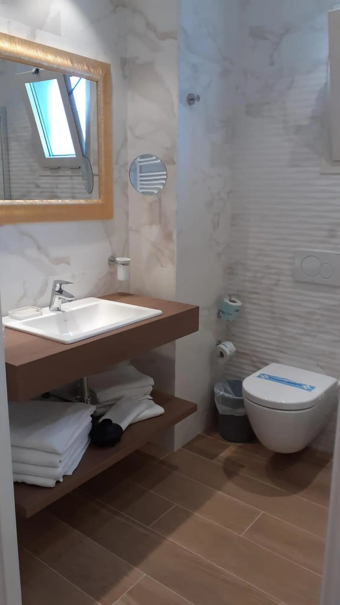 Bathroom in Hotel Marilena