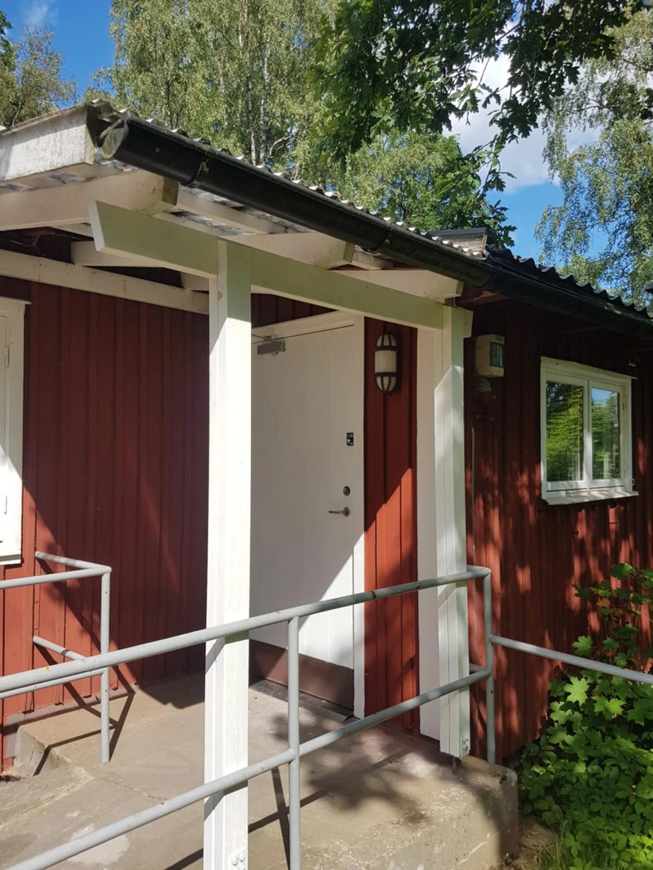 Facade/entrance in Den Sovande Älgen