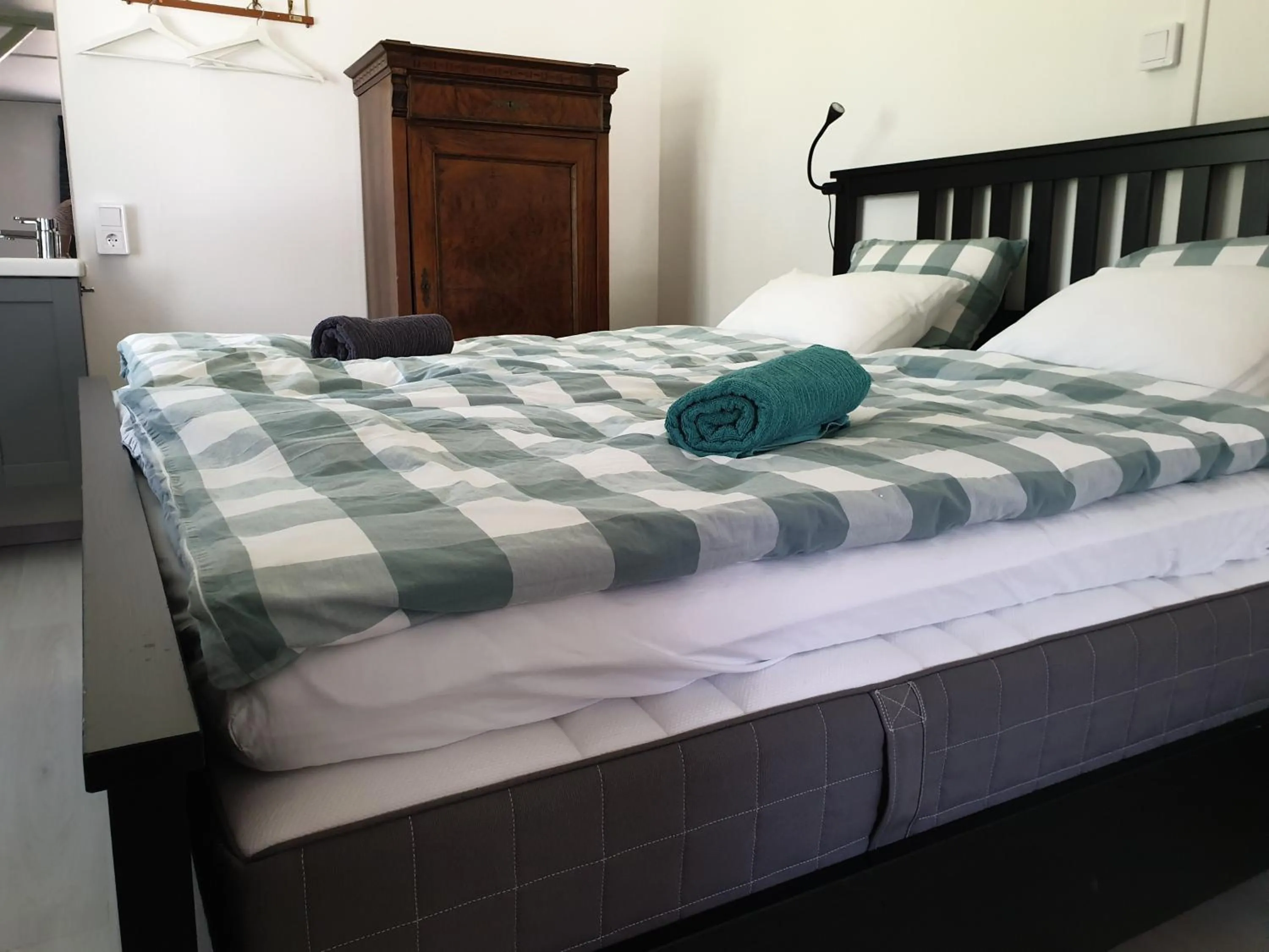 Bedroom, Bed in Den Sovande Älgen