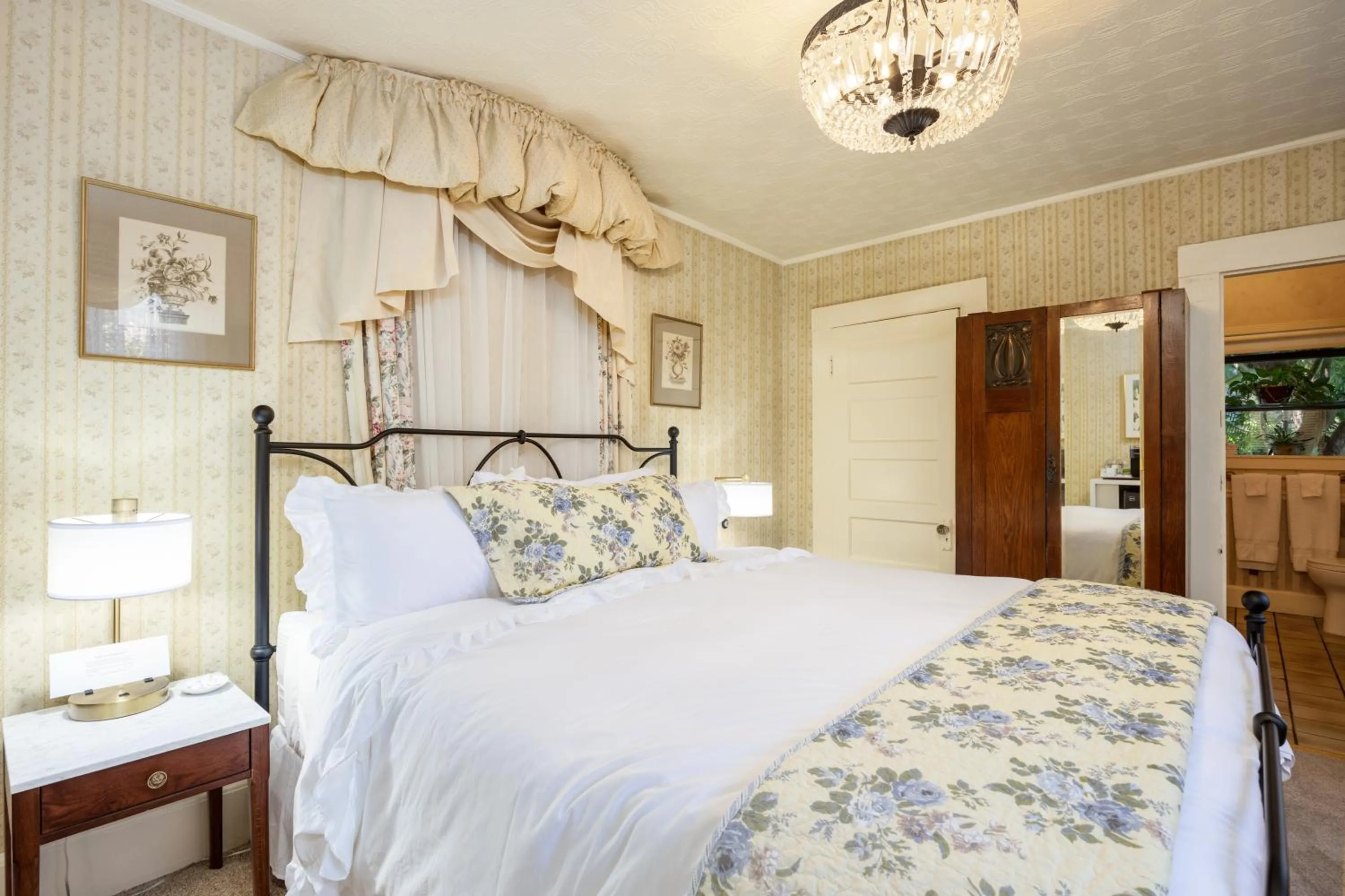 Bed in Mill Rose Inn