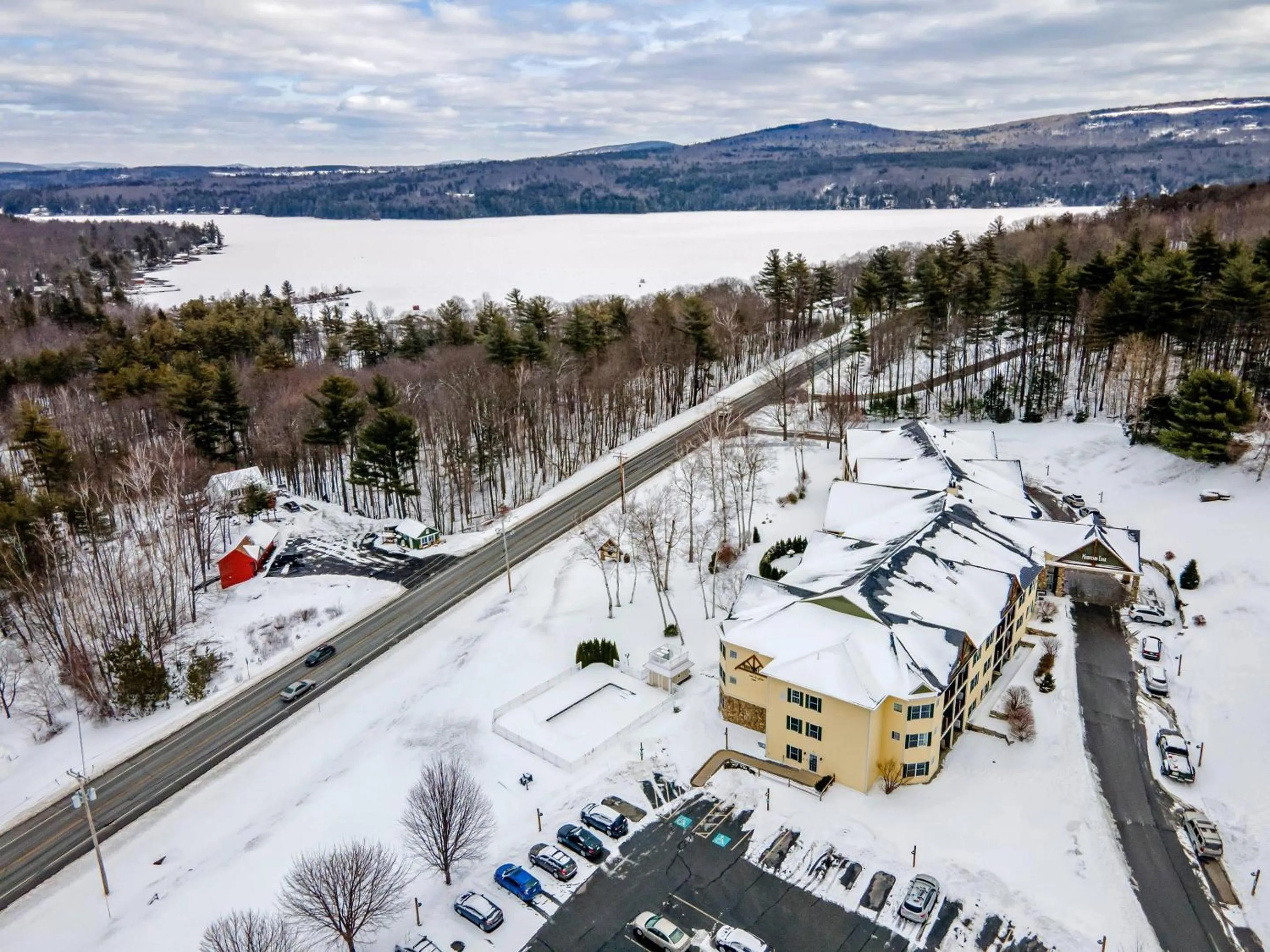 Property building in Mountain Edge Suites at Sunapee, an Ascend Collection Hotel