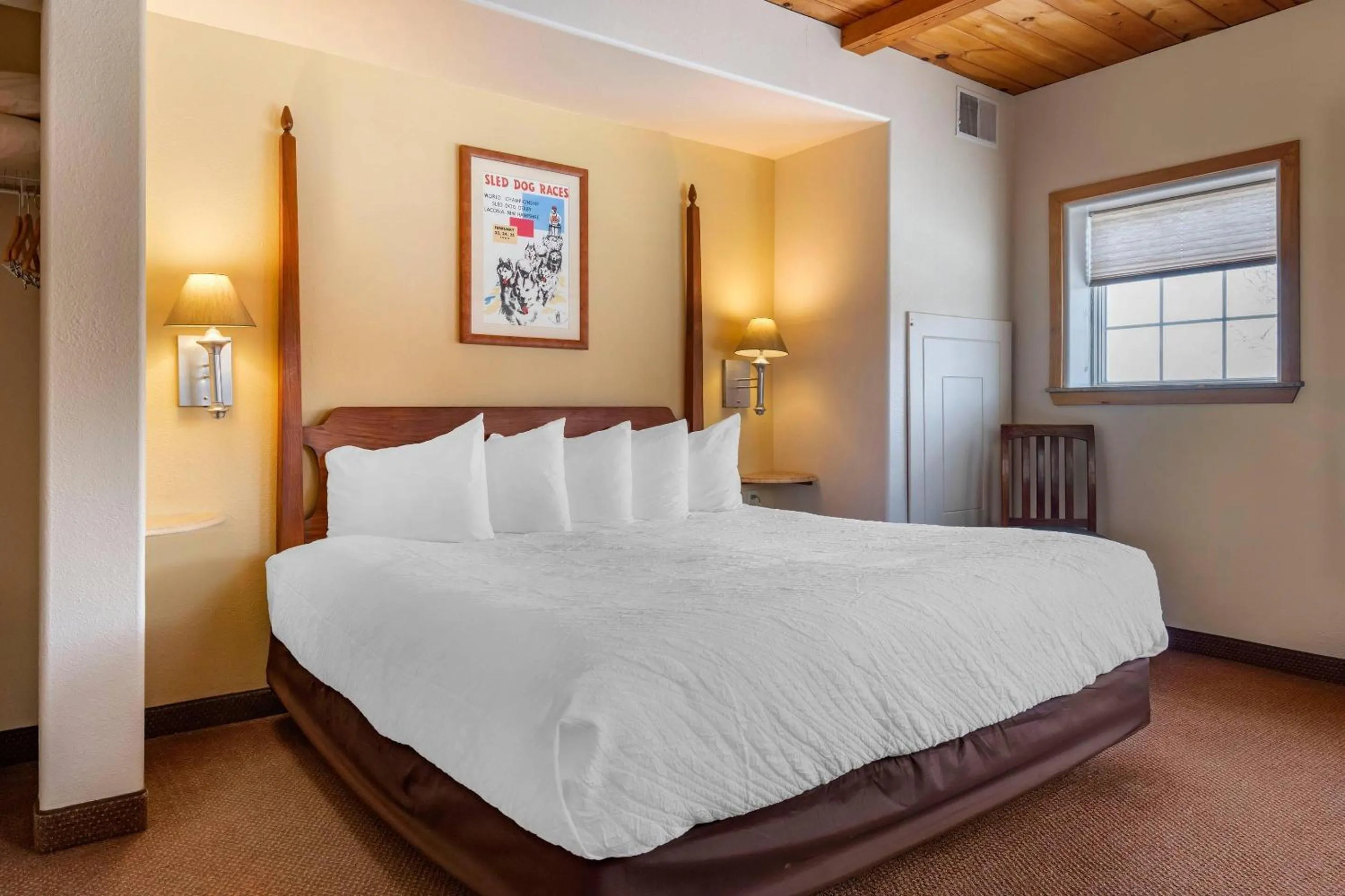 Bedroom, Bed in Mountain Edge Suites at Sunapee, an Ascend Collection Hotel