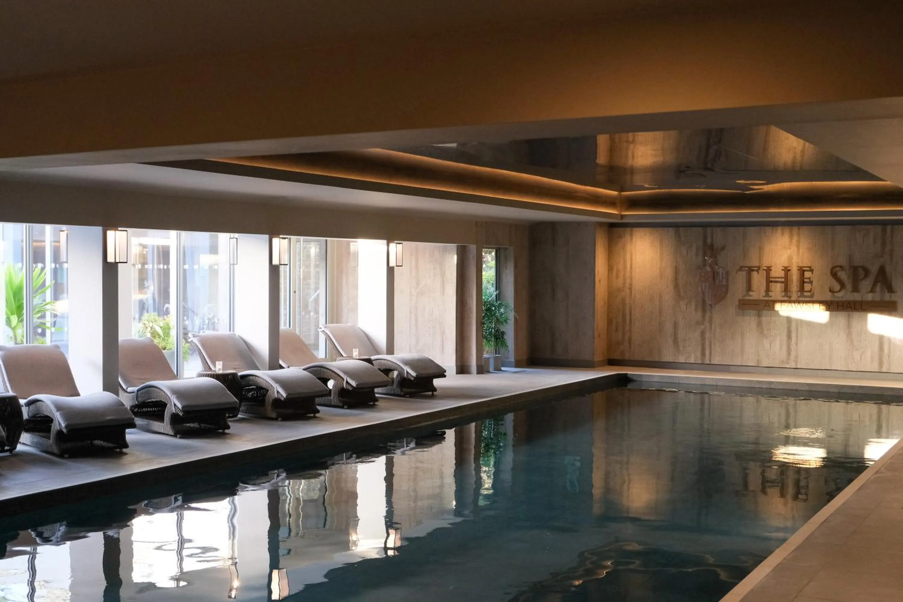 Swimming pool in Fawsley Hall Hotel