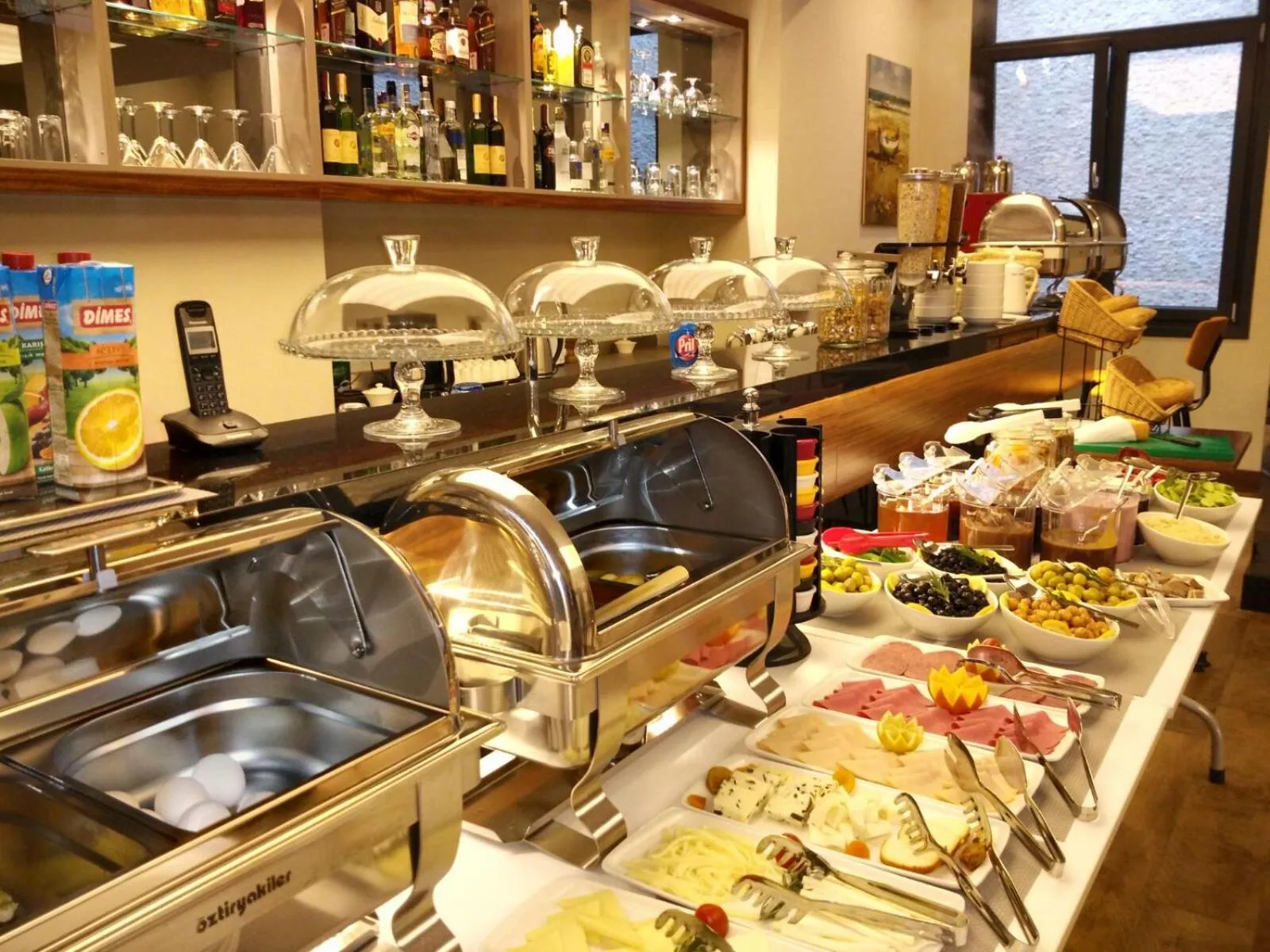 Breakfast in The White Orient Hotel