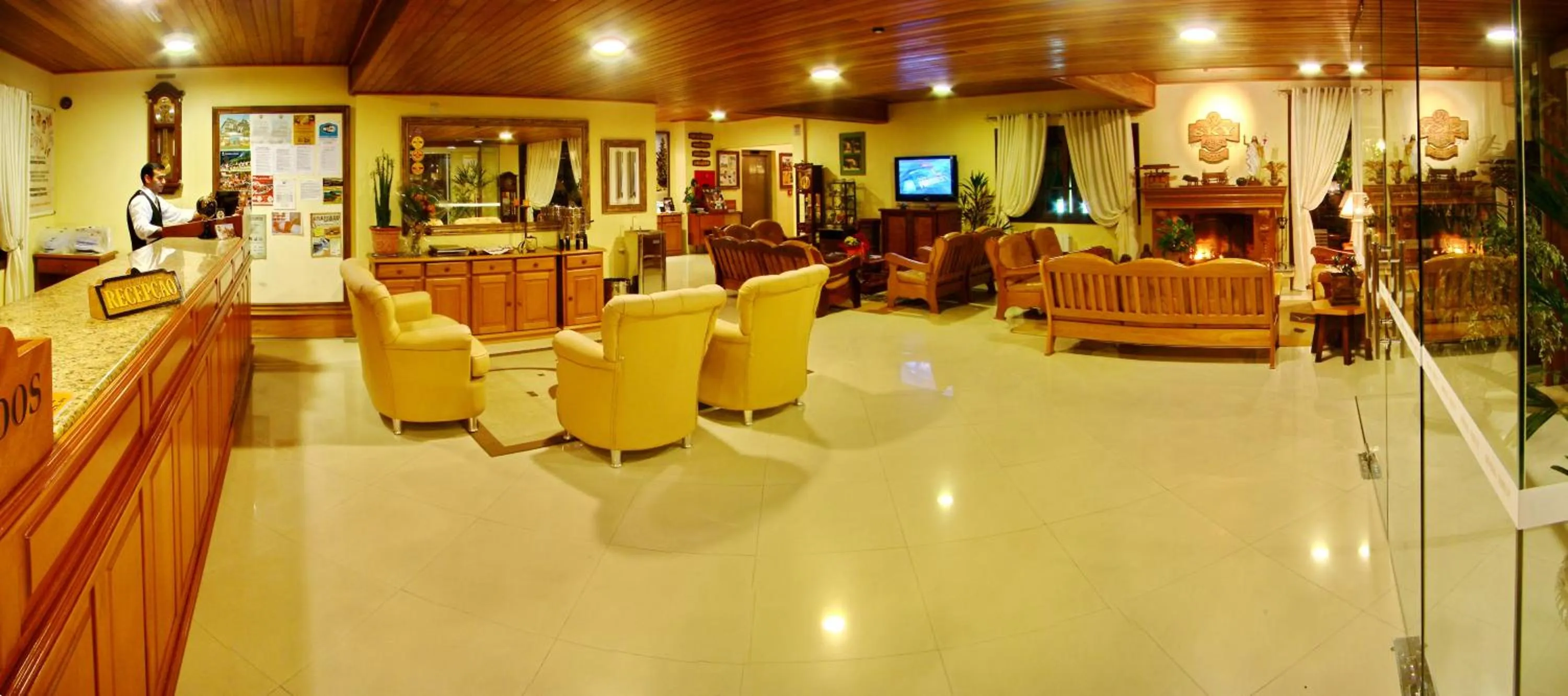 Communal lounge/ TV room in Hotel Sky Gramado