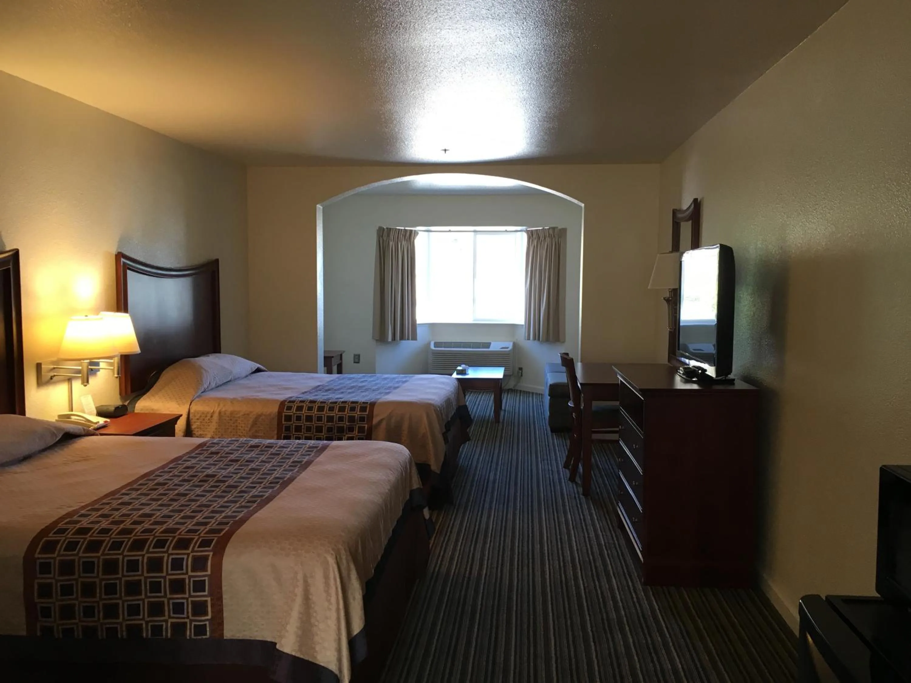 Photo of the whole room, Bed in Airport Inn