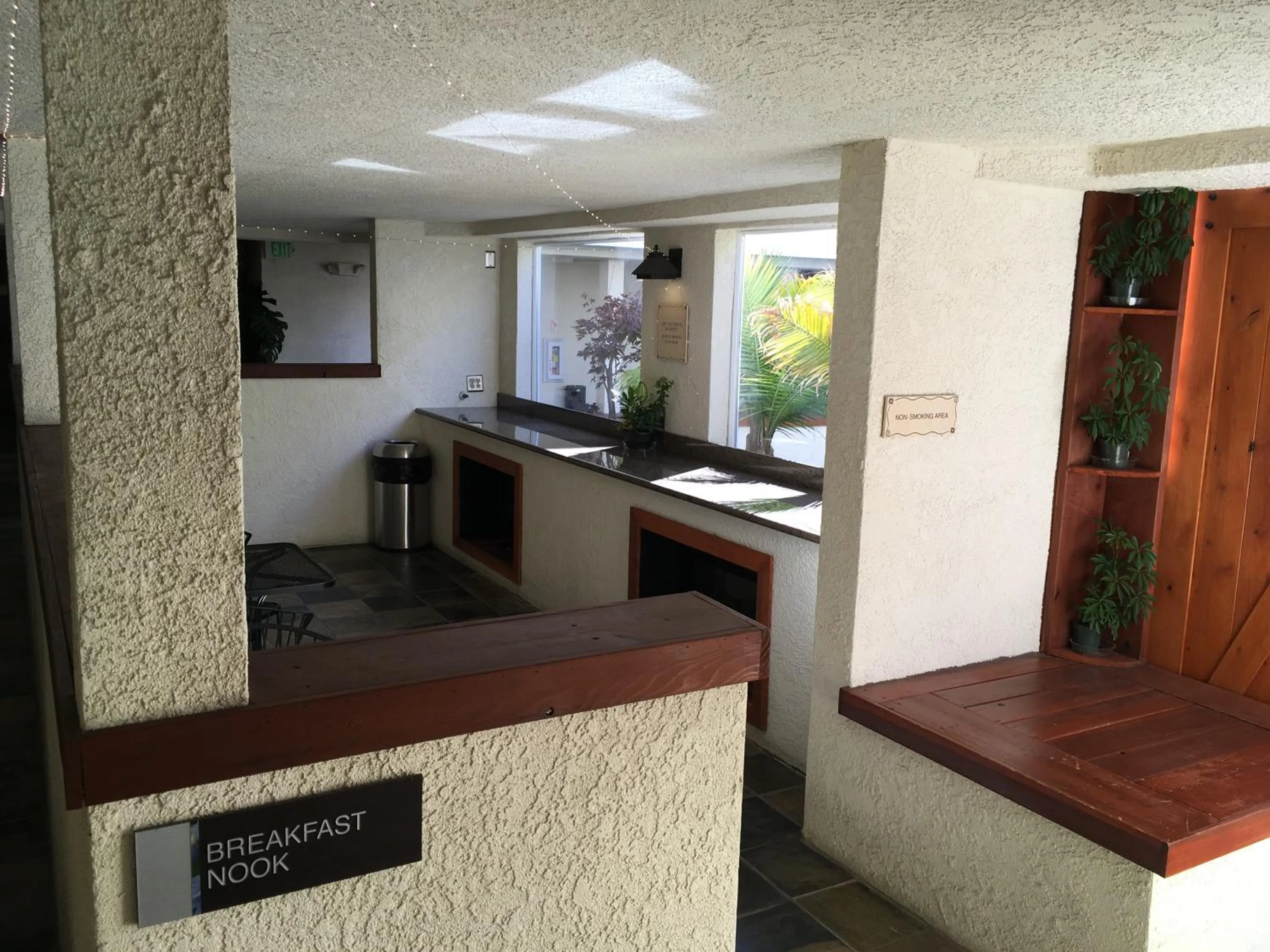 Area and facilities in Airport Inn