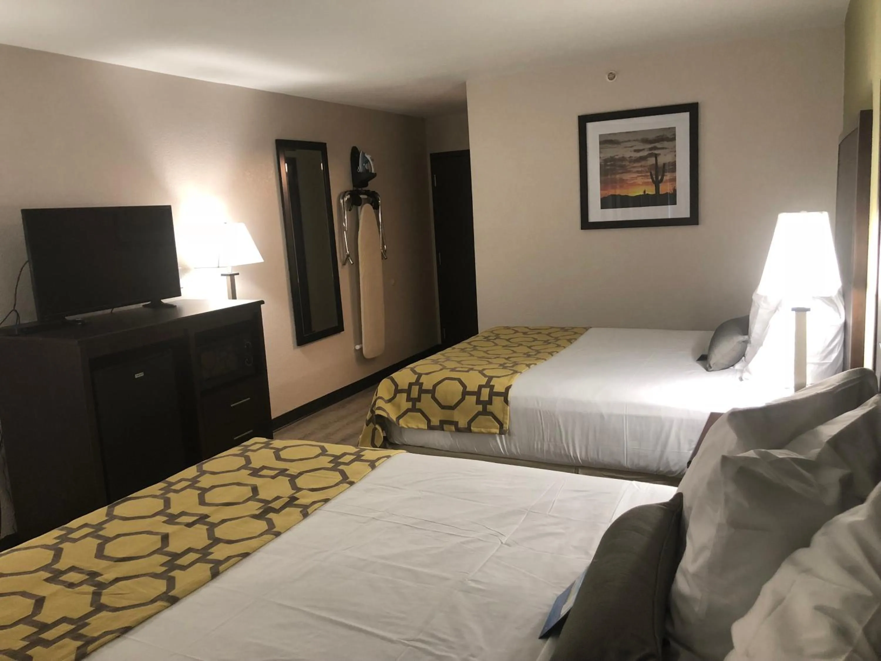 Other, Bed in Baymont by Wyndham Phoenix I-10 near 51st Ave