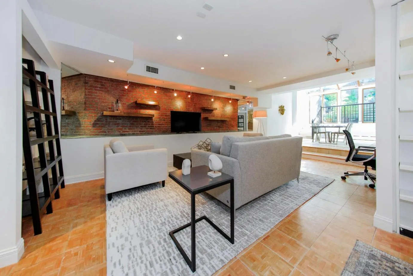 Living room in Chelsea Pines Inn