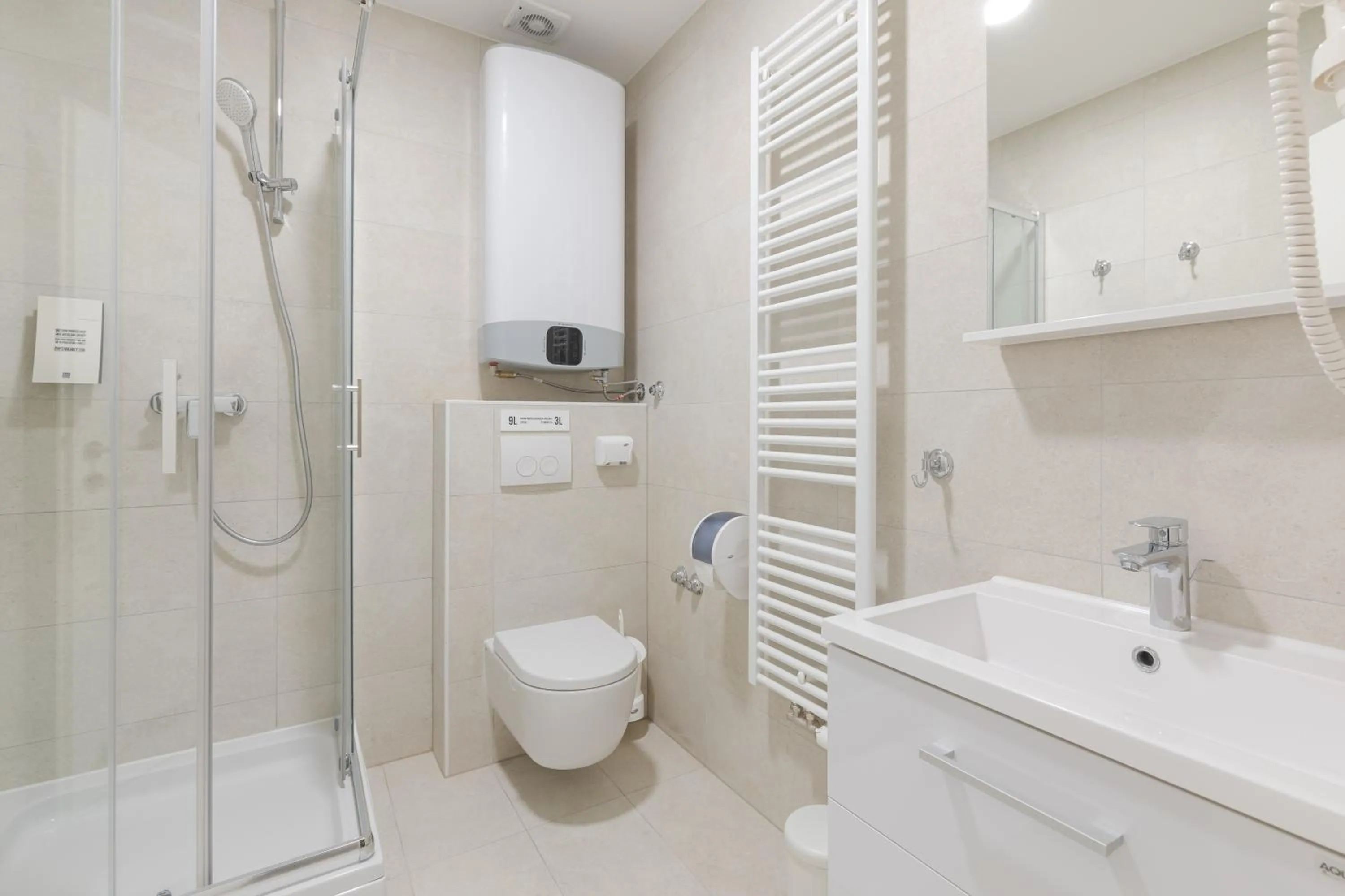 Shower in Stay Swanky Bed & Breakfast