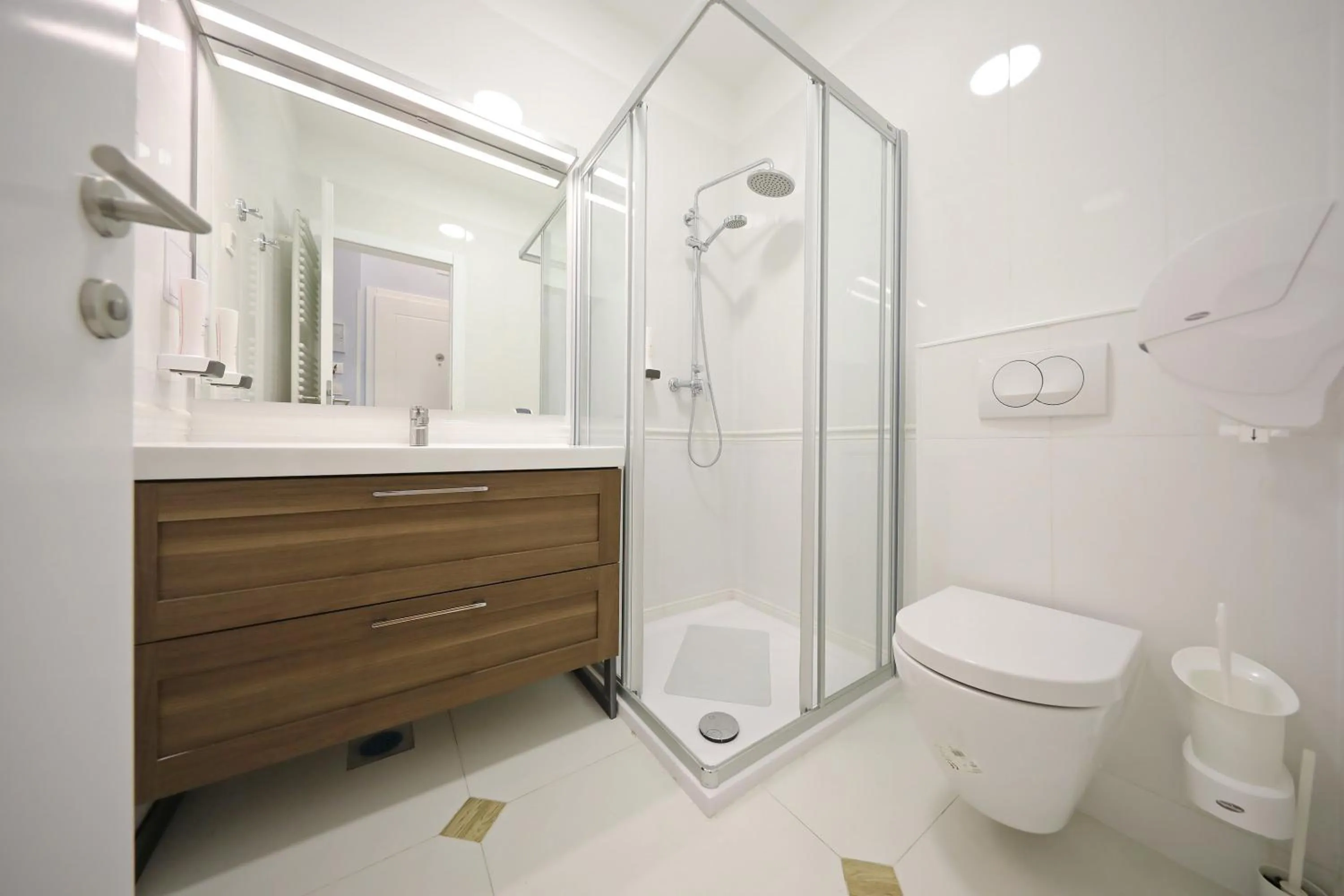 Shower in Stay Swanky Bed & Breakfast