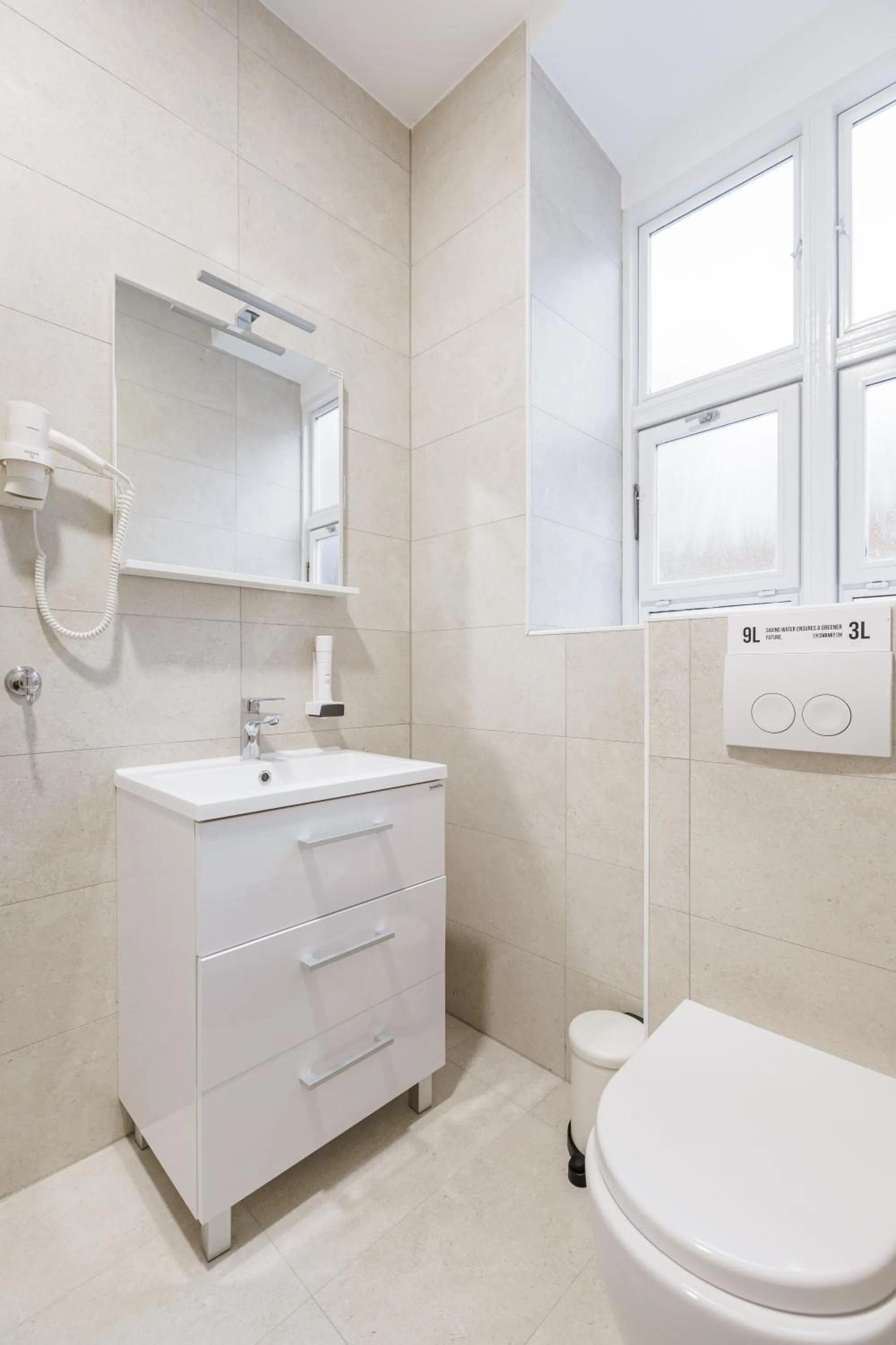 Shower in Stay Swanky Bed & Breakfast