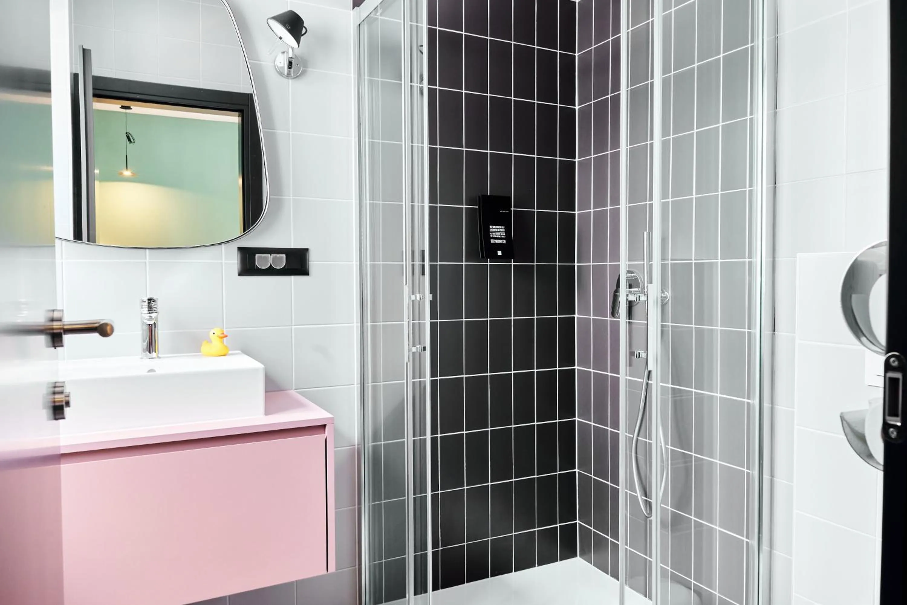 Shower in Stay Swanky Bed & Breakfast