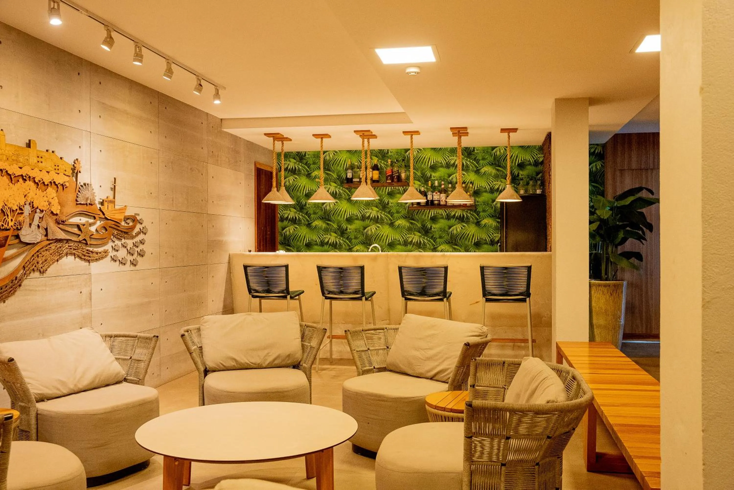 Lounge or bar in Hotel Pontal de Ubu