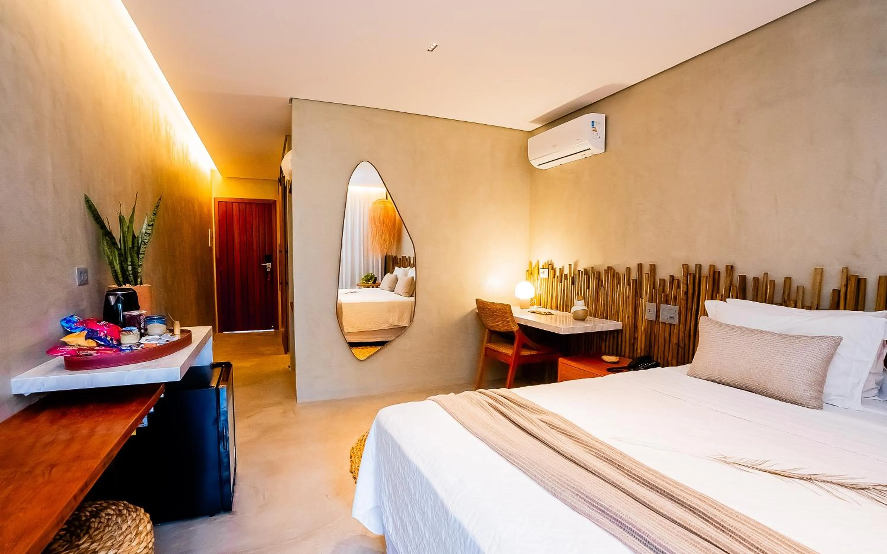 Bedroom, Bed in Hotel Pontal de Ubu