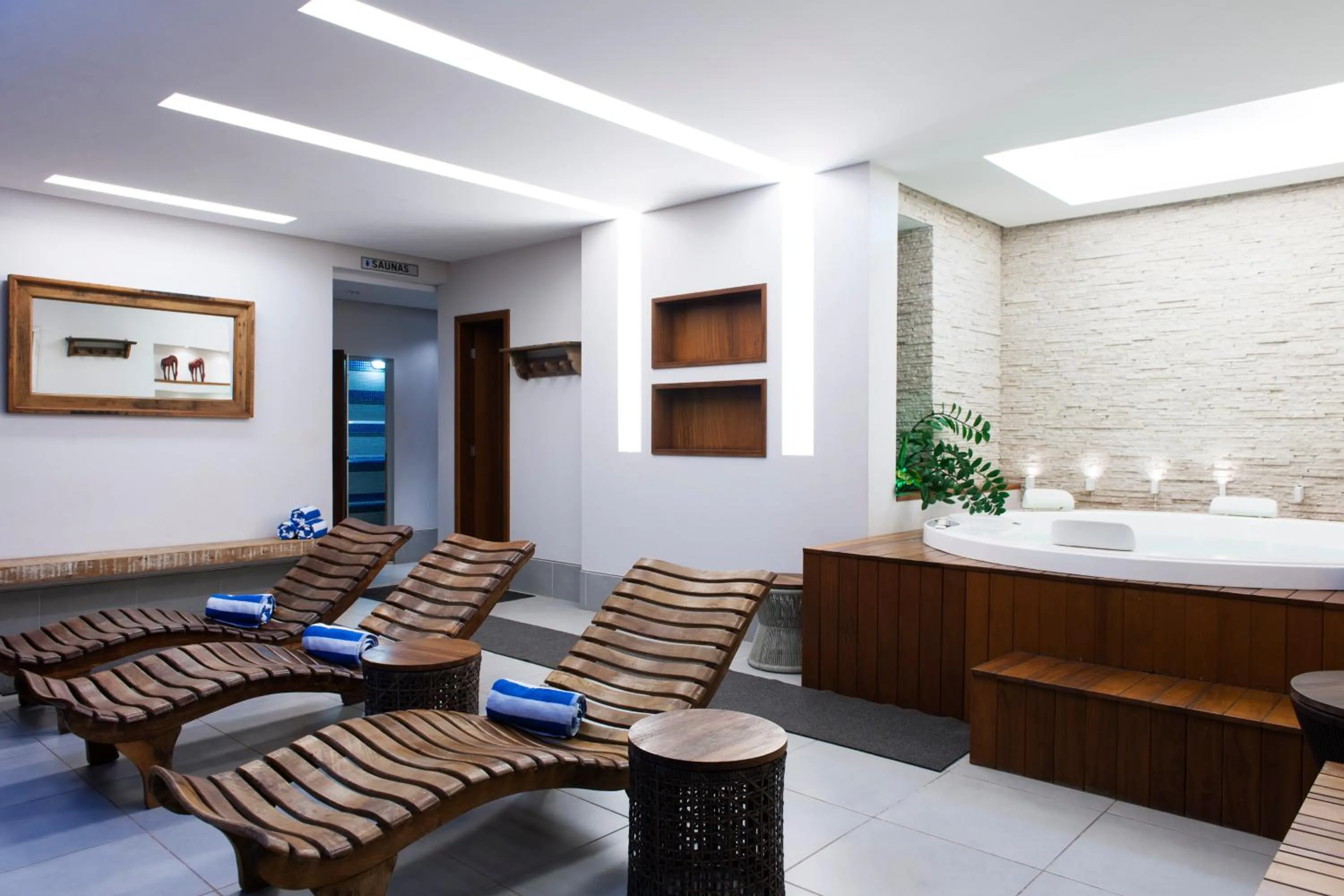 Hot Tub in Hotel Pontal de Ubu