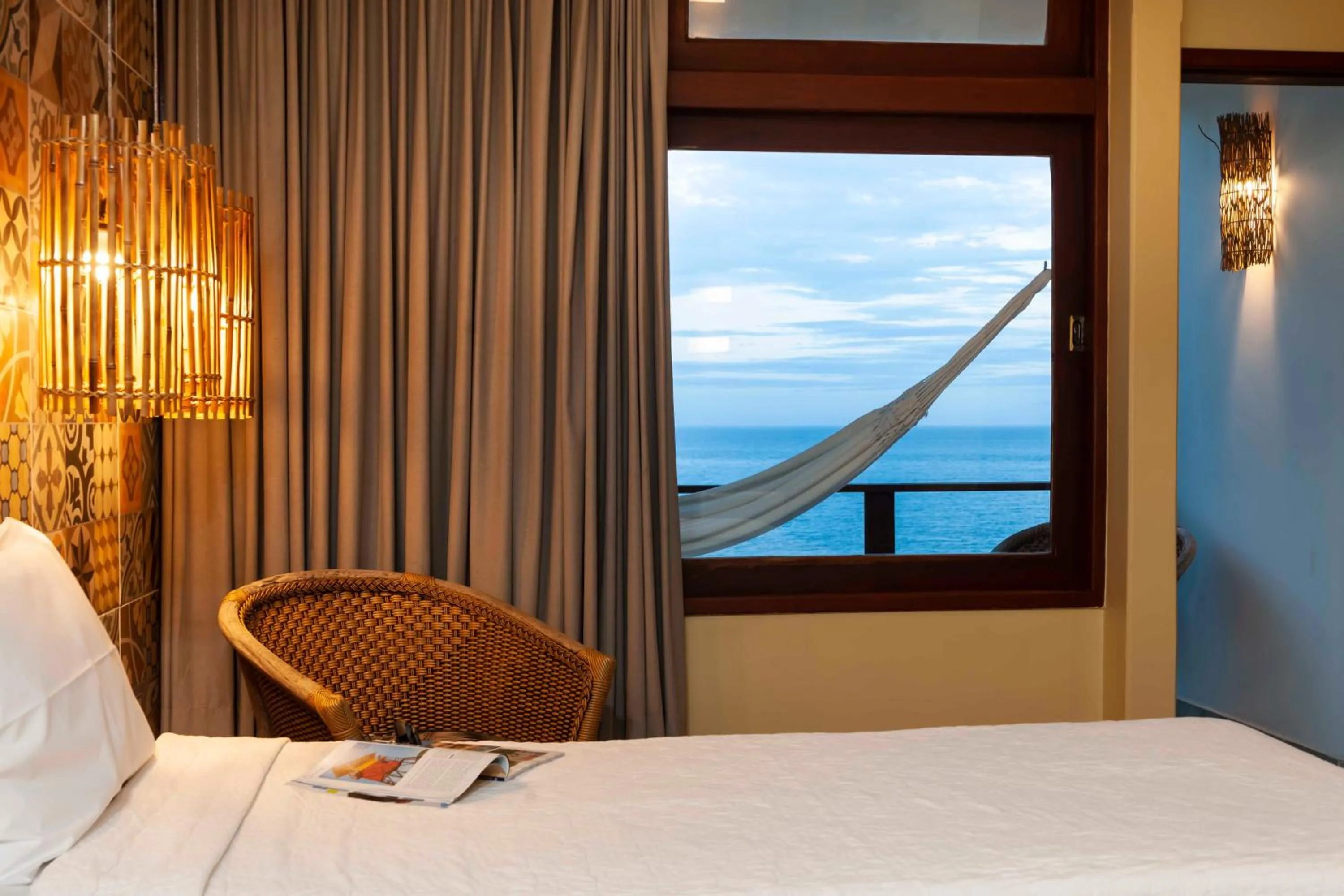 Balcony/Terrace, Bed in Hotel Pontal de Ubu