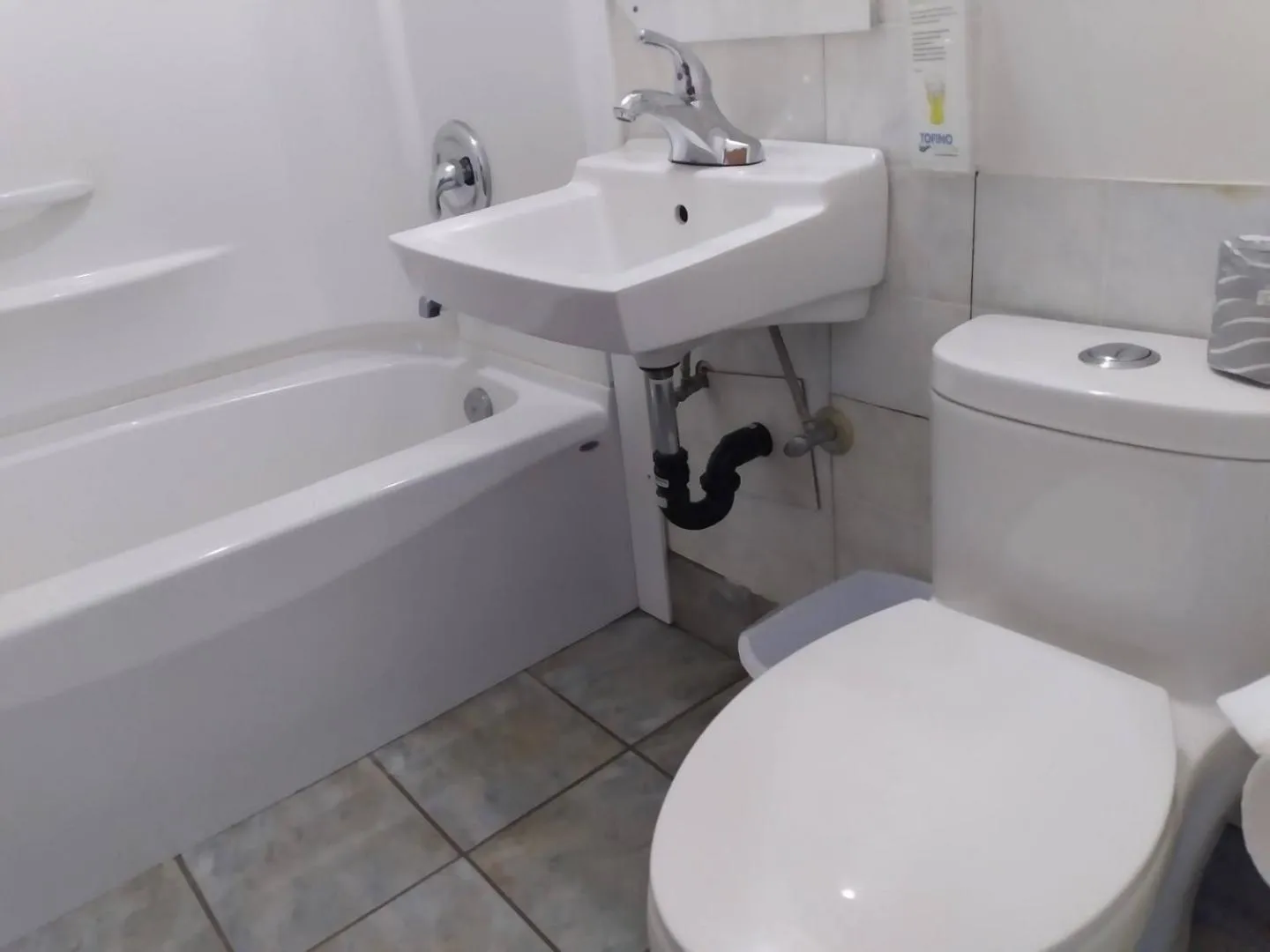 Bathroom in Dolphin Motel