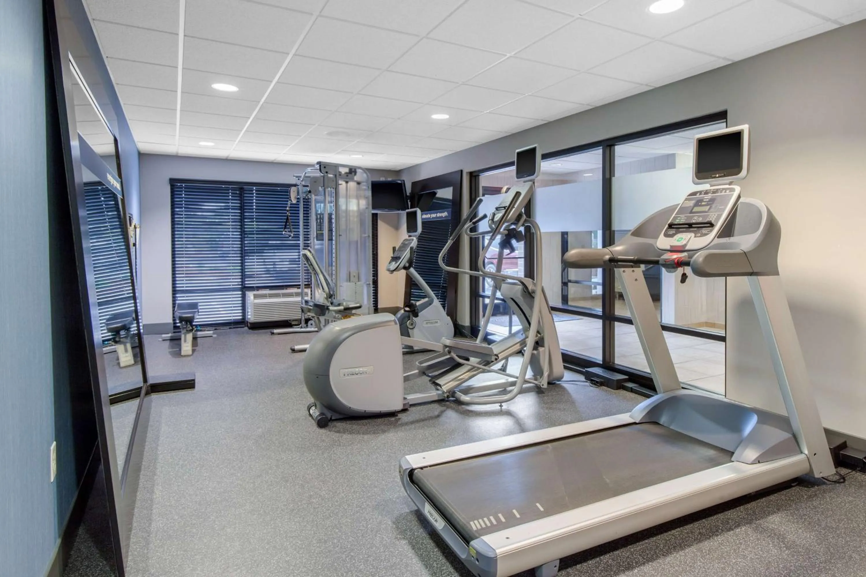 Fitness centre/facilities in Hampton Inn Mebane