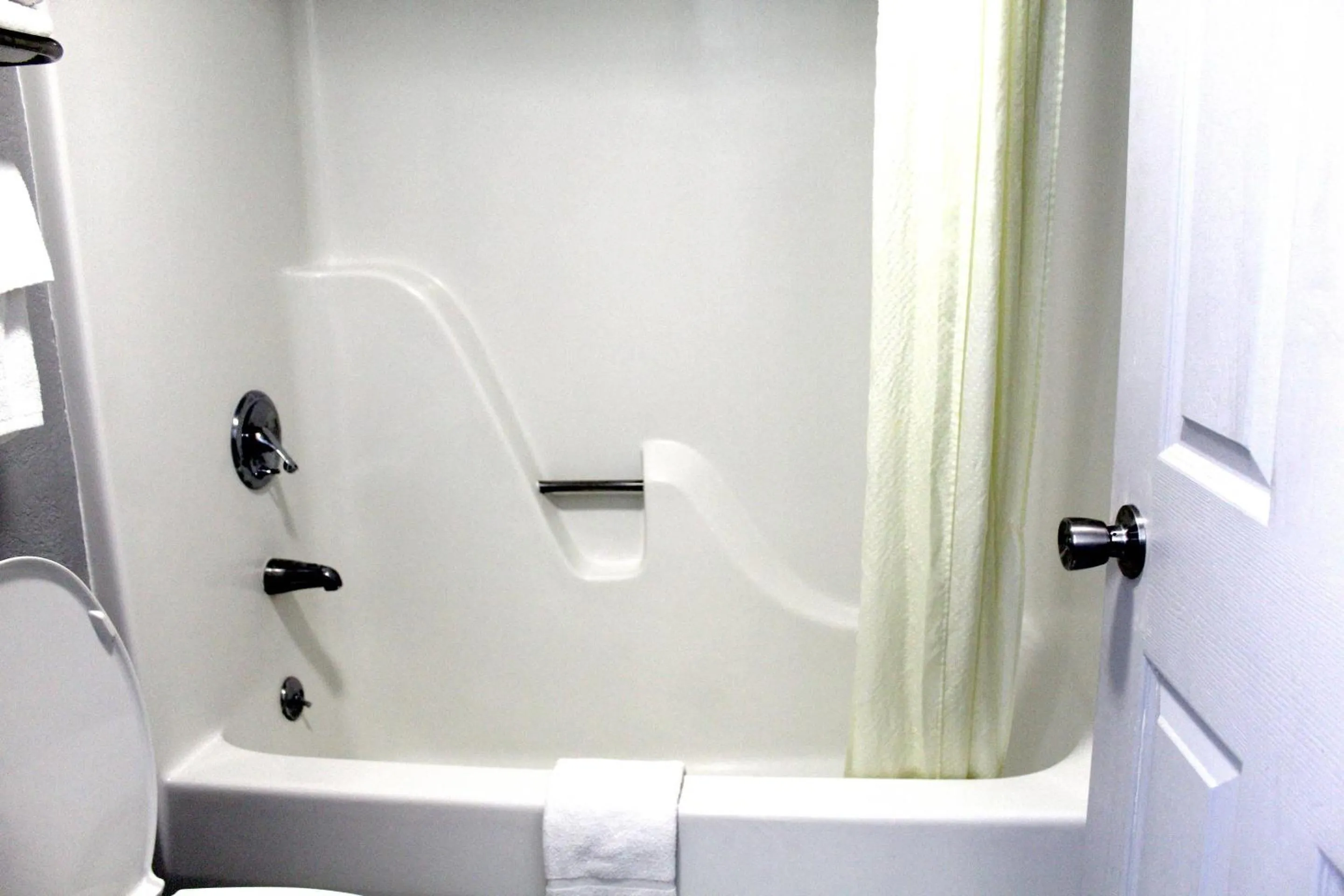 Bedroom in Econo Lodge Franklin South