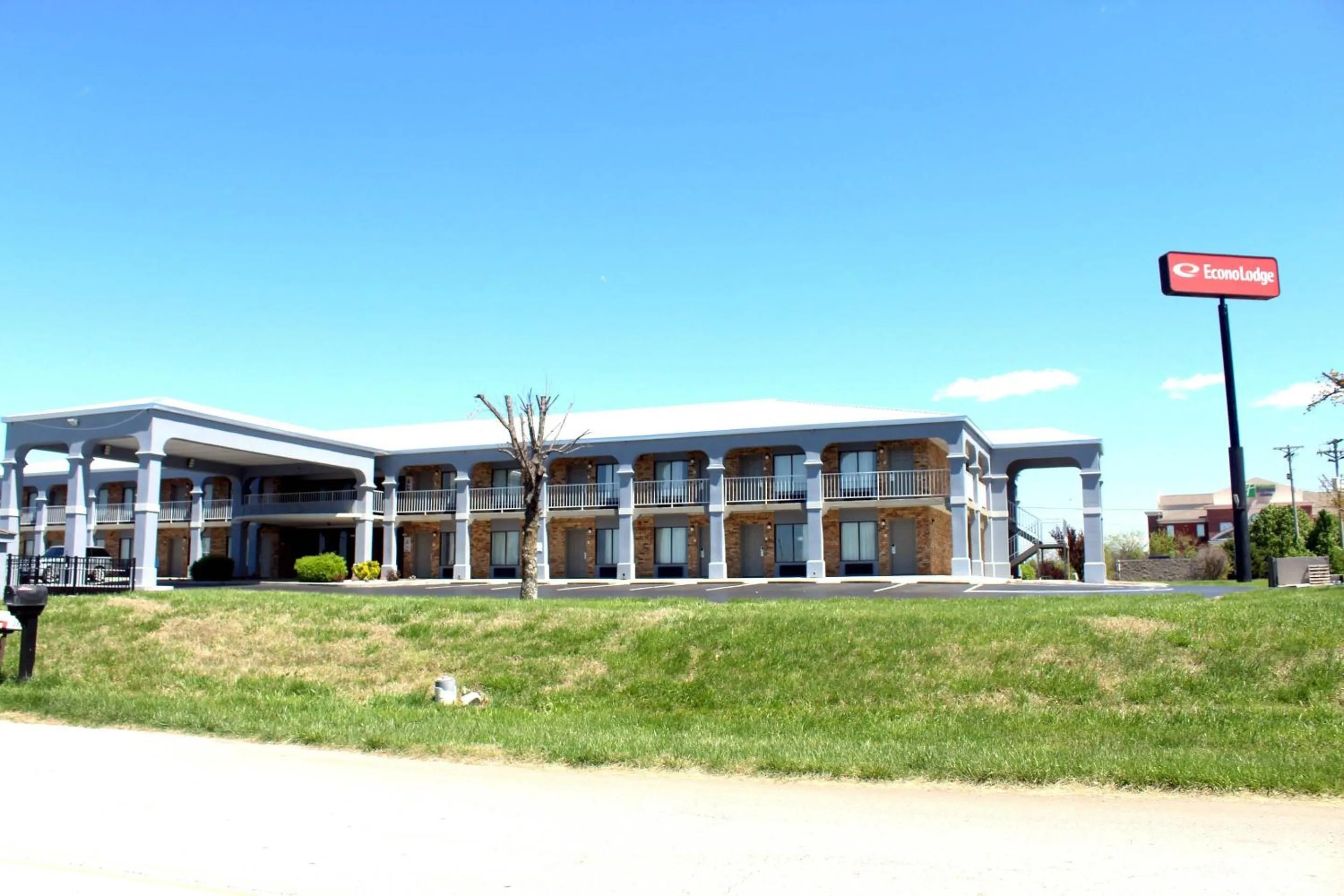 Property building in Econo Lodge Franklin South