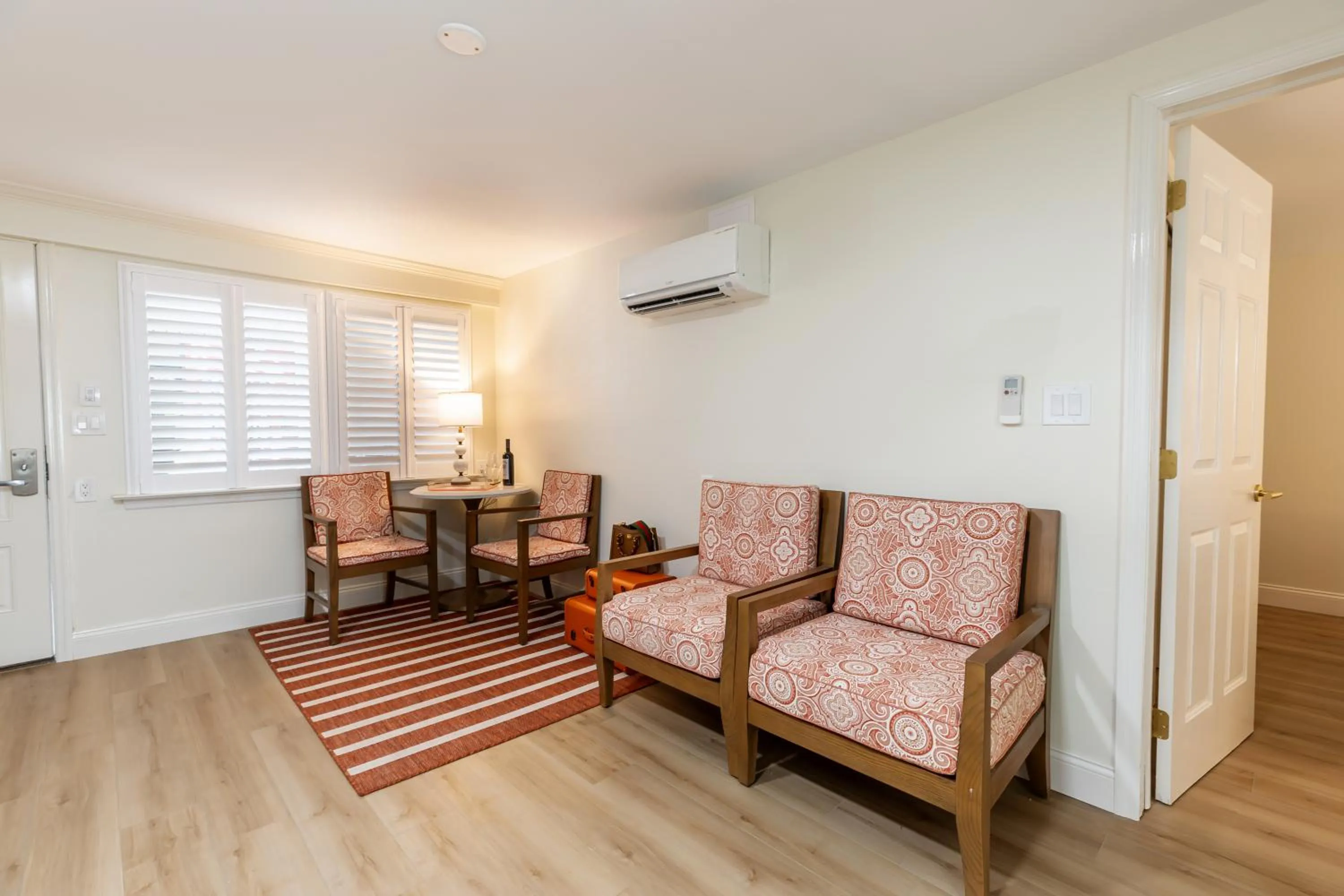 Living room in The Beach Club on Madison Avenue