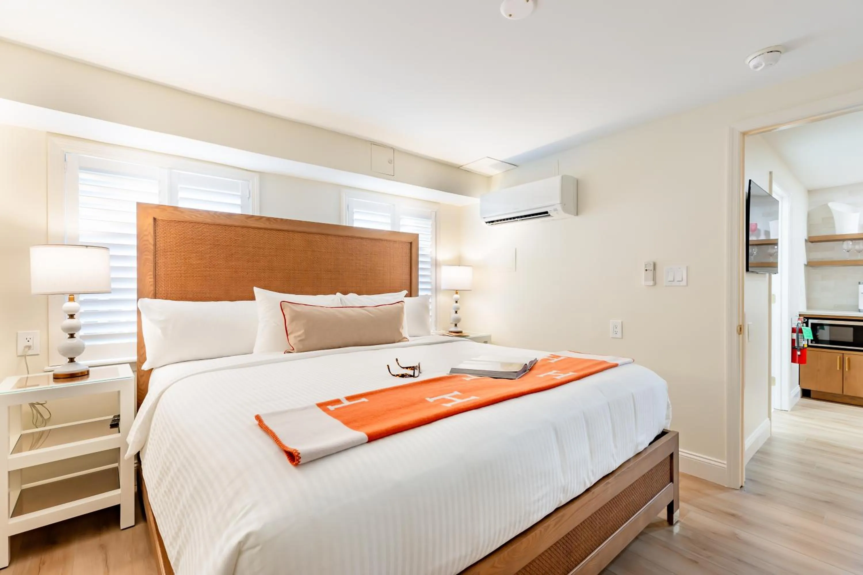 Bedroom, Bed in The Beach Club on Madison Avenue