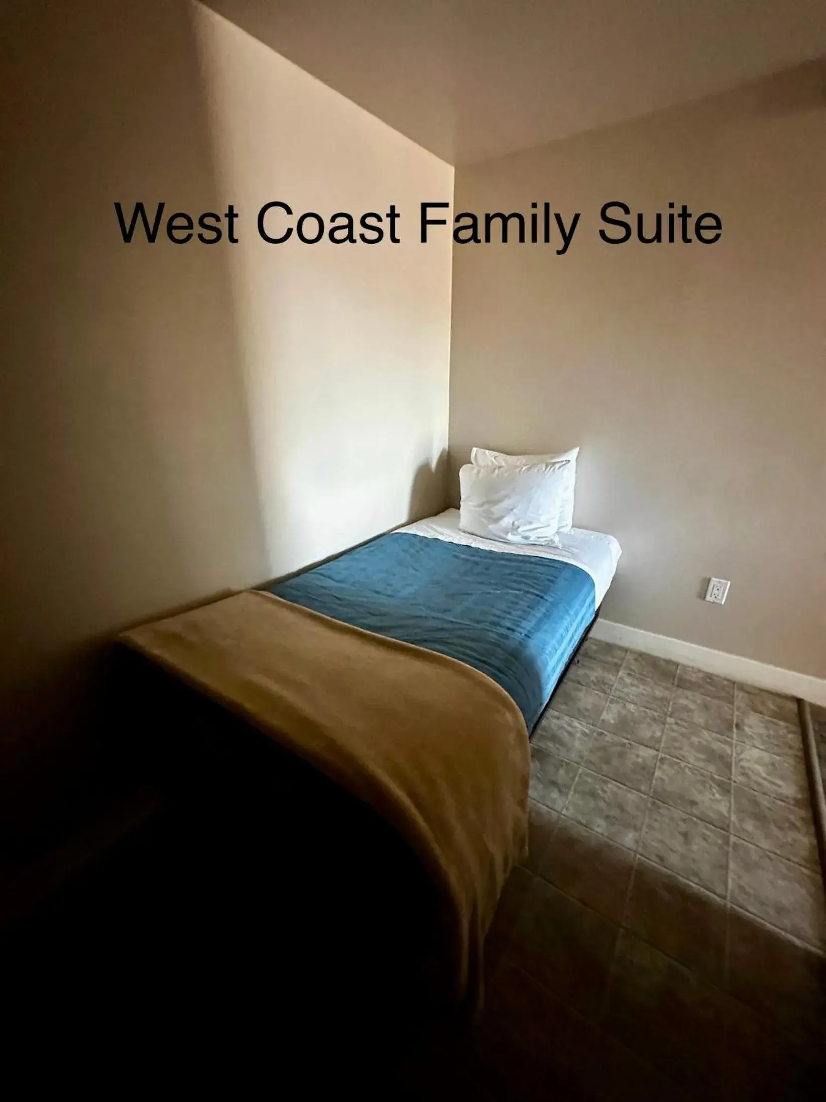 Family Suite in West Coast Motel on the Harbour Family Suite in West Coast Motel on the Harbour