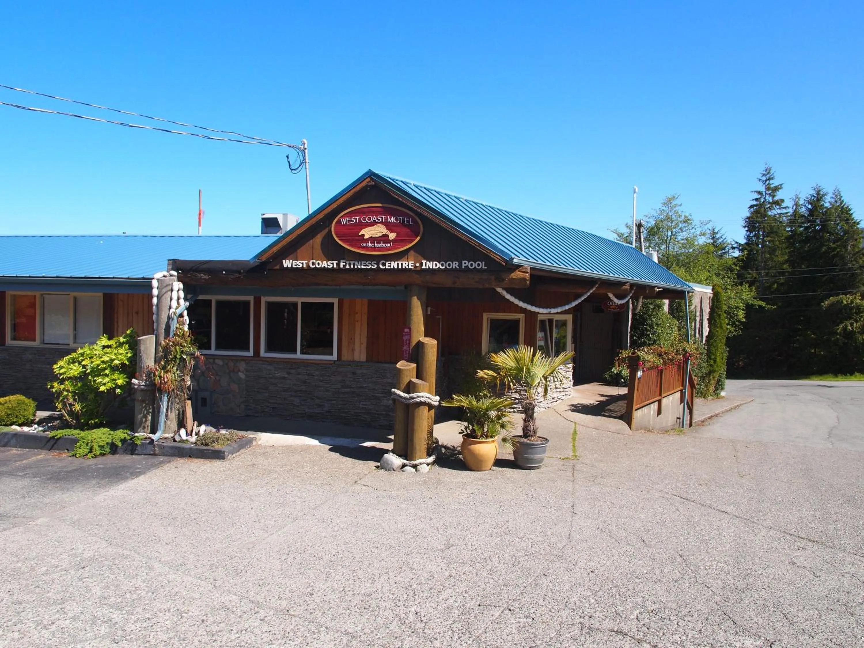 Facade/entrance in West Coast Motel on the Harbour