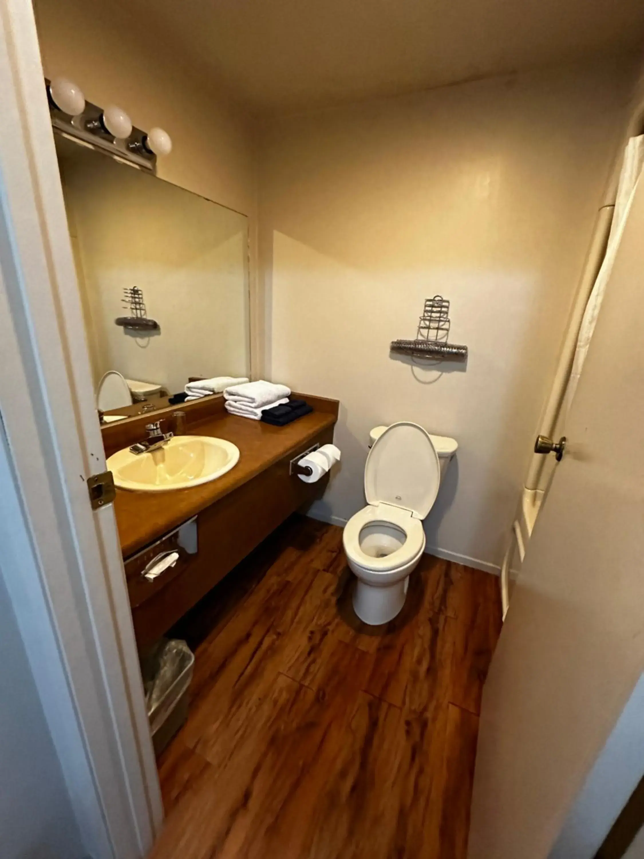 Queen Room with Two Queen Beds and Harbor View in West Coast Motel on the Harbour Queen Room with Two Queen Beds and Harbor View in West Coast Motel on the Harbour