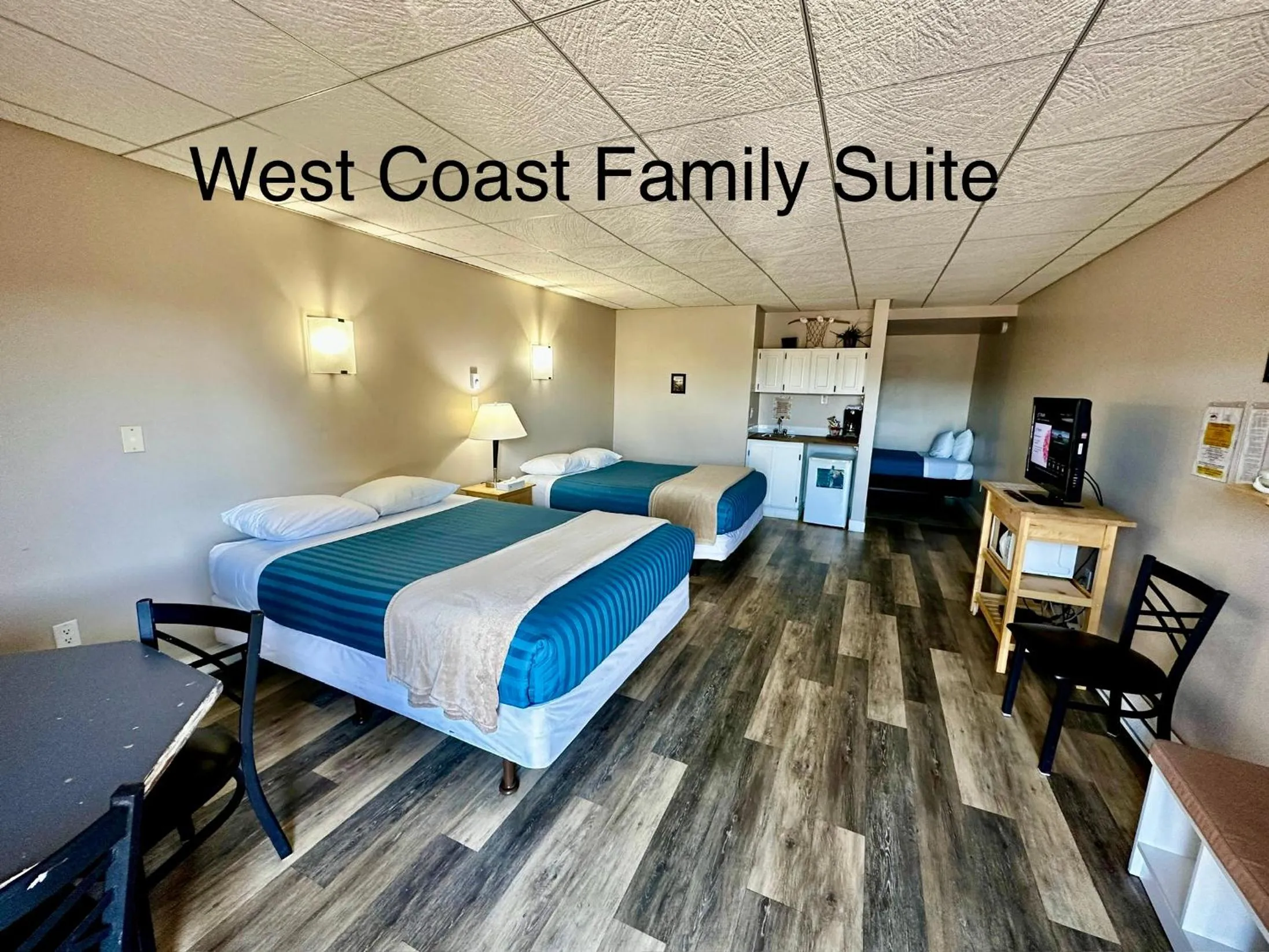 Bed in West Coast Motel on the Harbour