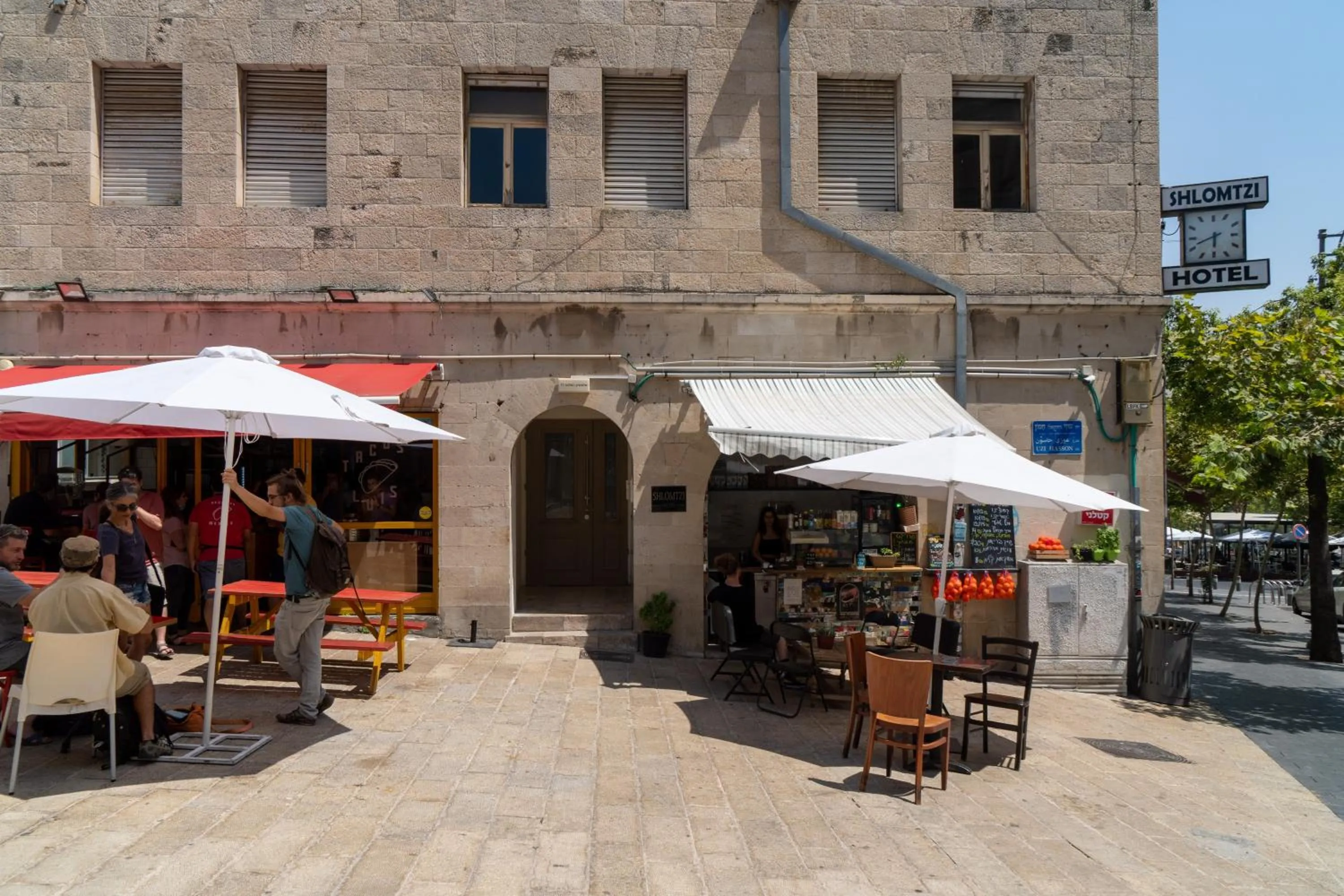 Facade/entrance in Shlomtzi Hotel