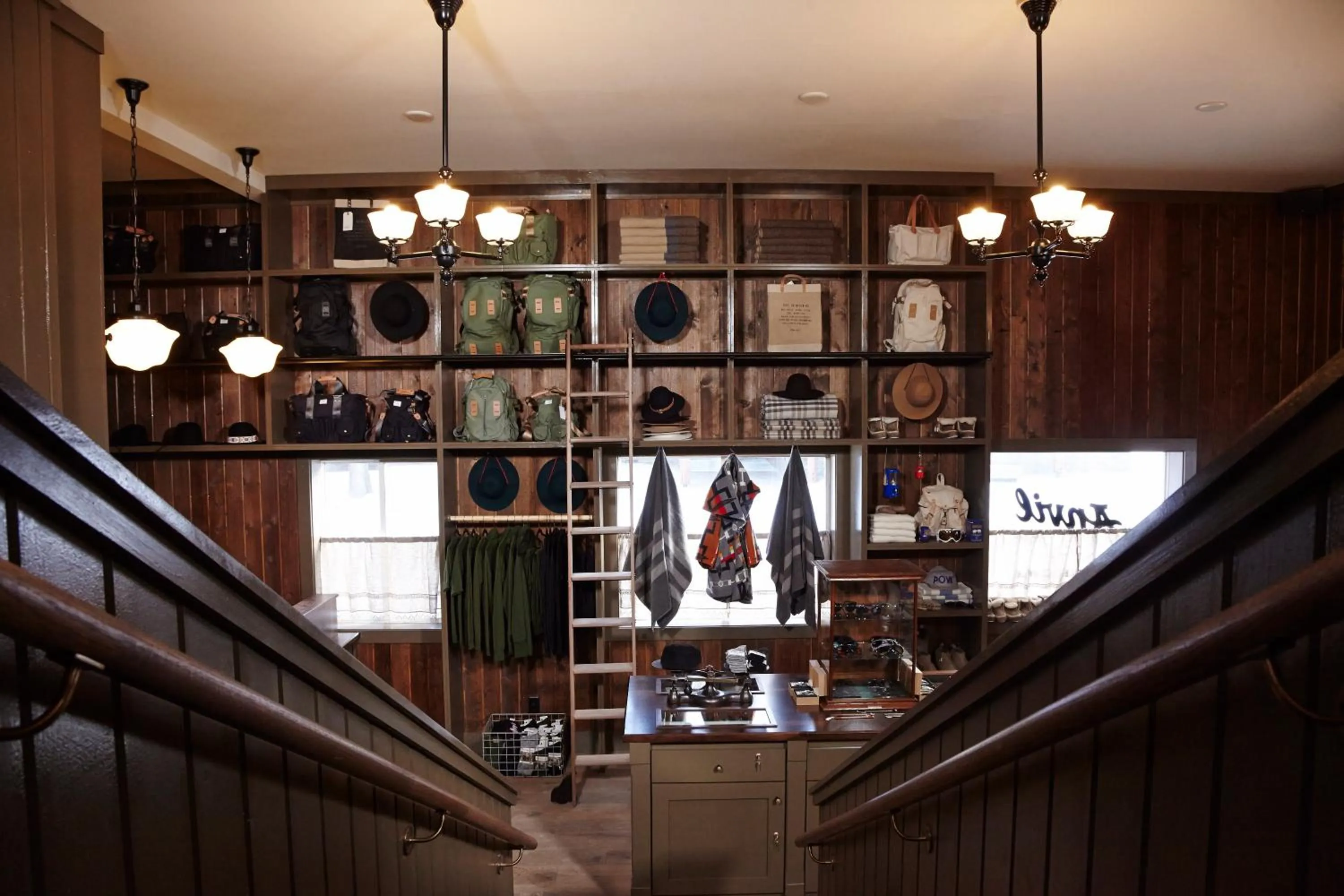 On-site shops in Anvil Hotel